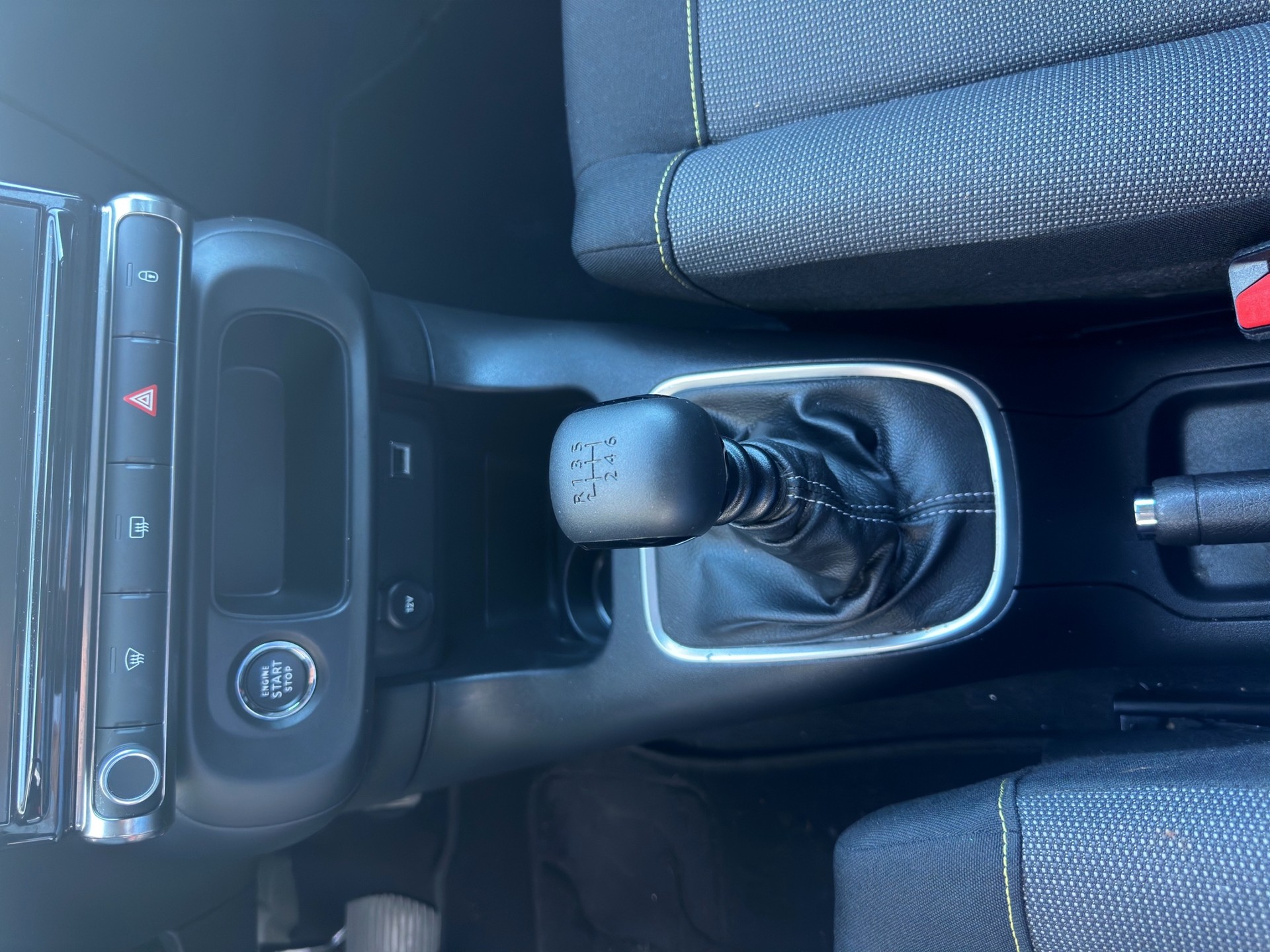 CITROEN C3 1.2i PureTech Shine-image-14