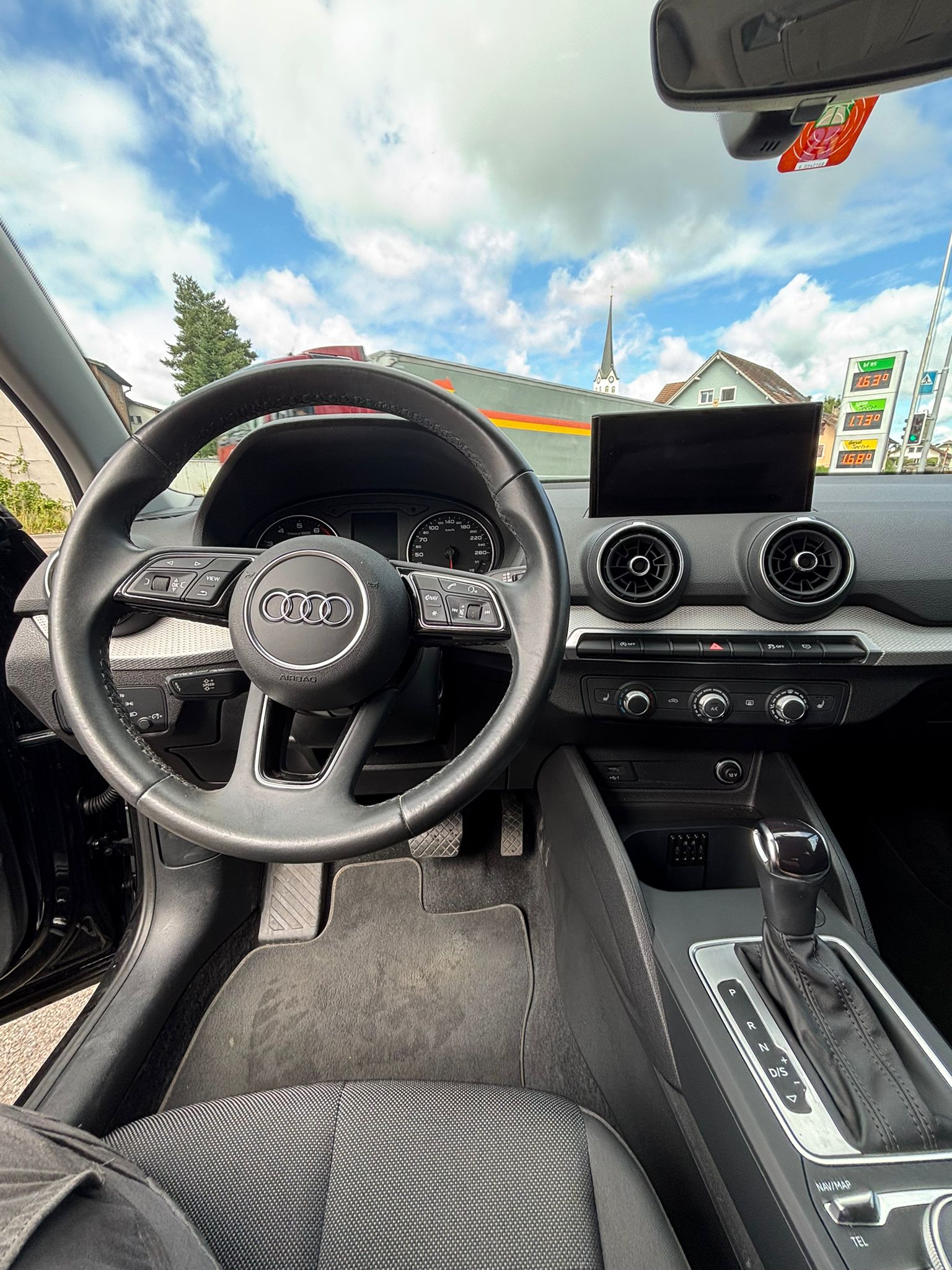 AUDI Q2 35 TFSI S-tronic-image-12