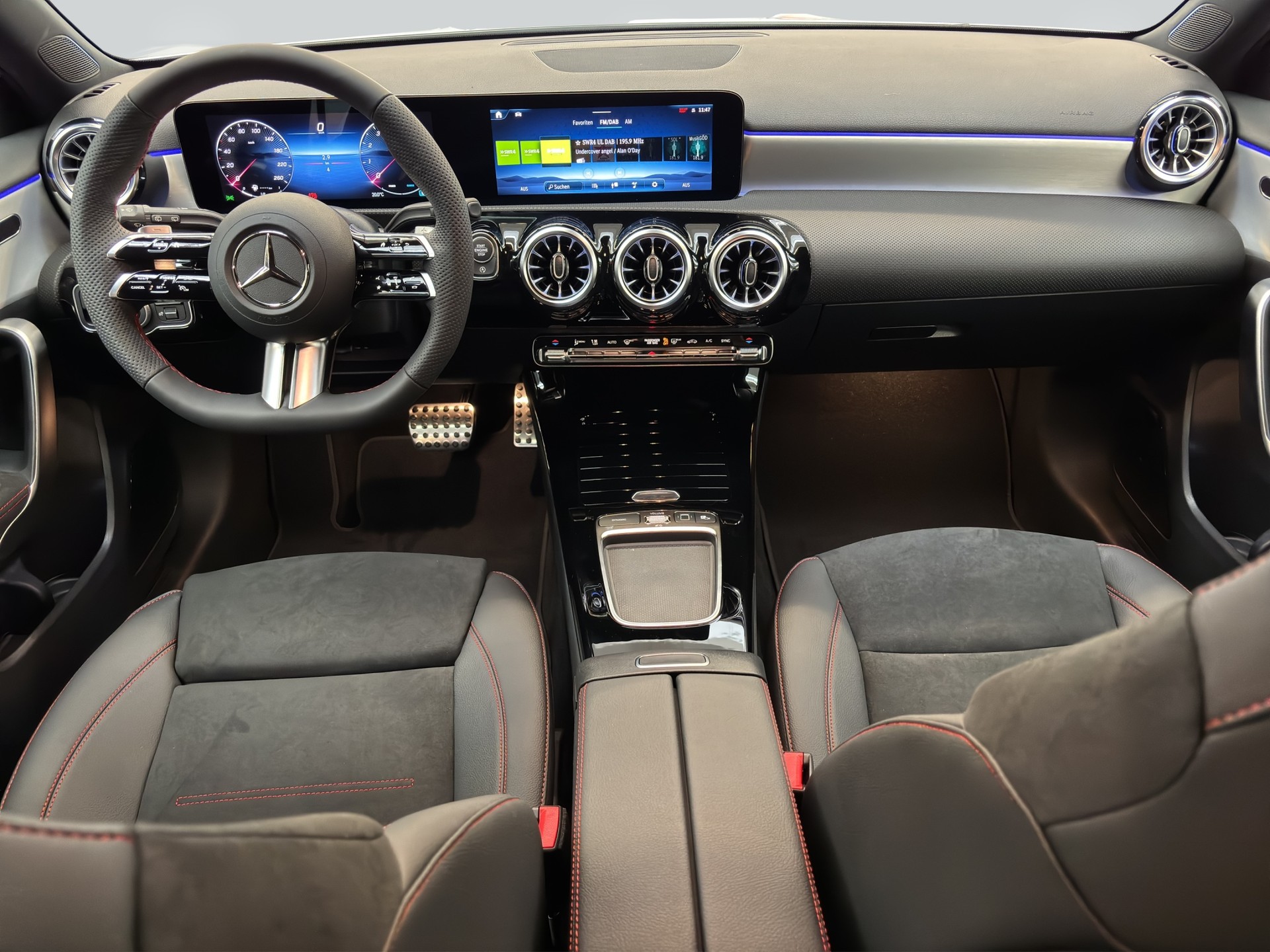 MERCEDES-BENZ A 200 Night Star 7G-DCT-image-8