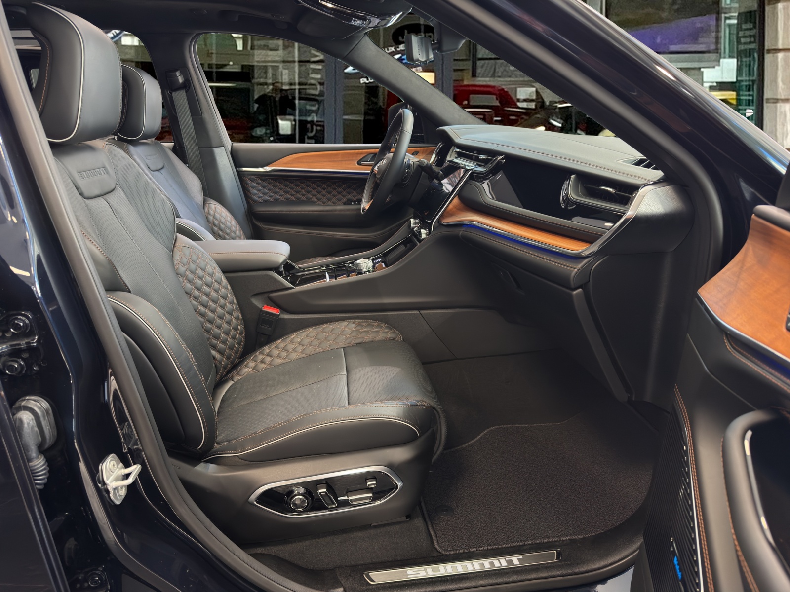 JEEP Grand Cherokee 2.0 Plug-in-Hybrid Summit Reserve 4xe-image-15