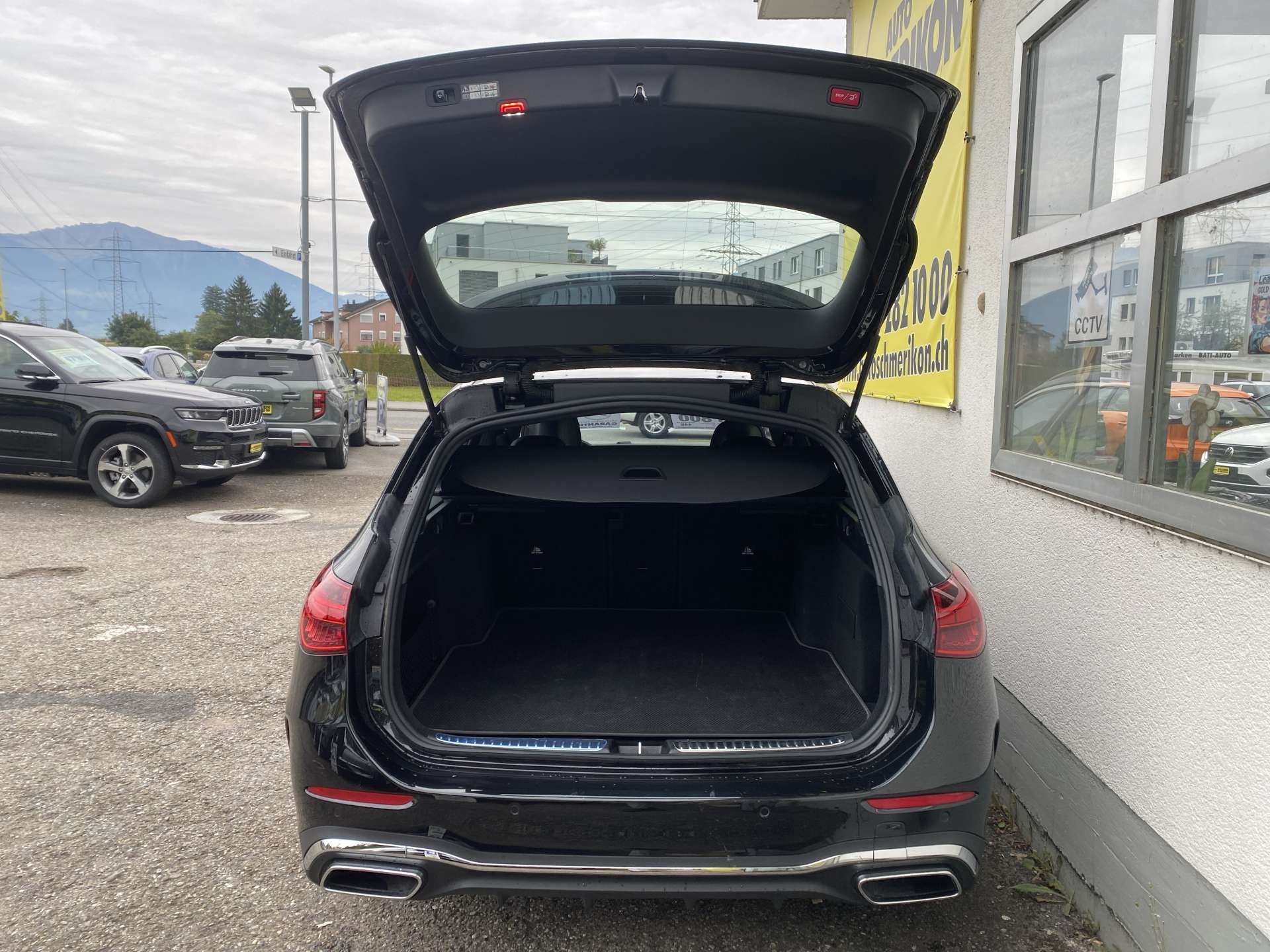 MERCEDES-BENZ C 300 T AMG-Line 259PS Automat-image-8