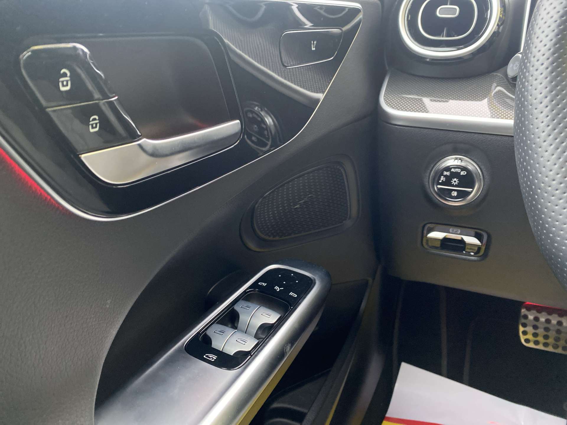 MERCEDES-BENZ C 300 T AMG-Line 259PS Automat-image-15