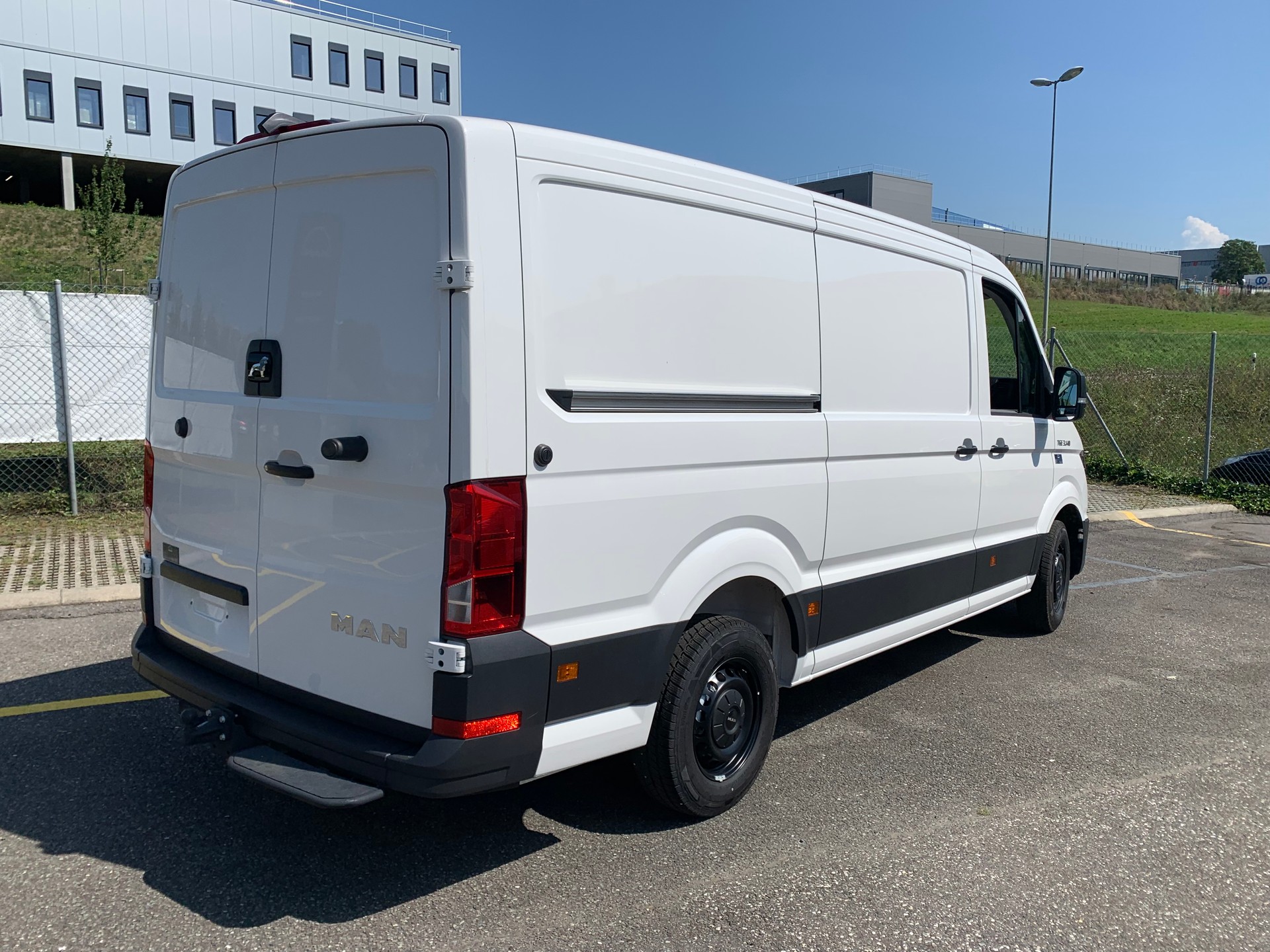 MAN 3.140 fourgon-showroom-element-1