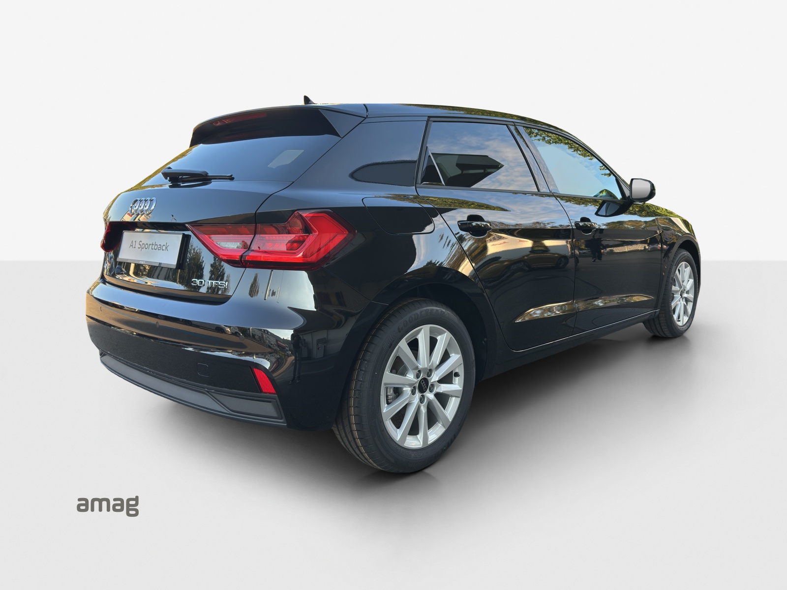 AUDI A1 Sportback 30 TFSI Attraction S-tronic-image-4