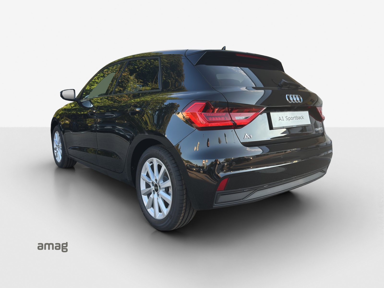 AUDI A1 Sportback 30 TFSI Attraction S-tronic-image-2