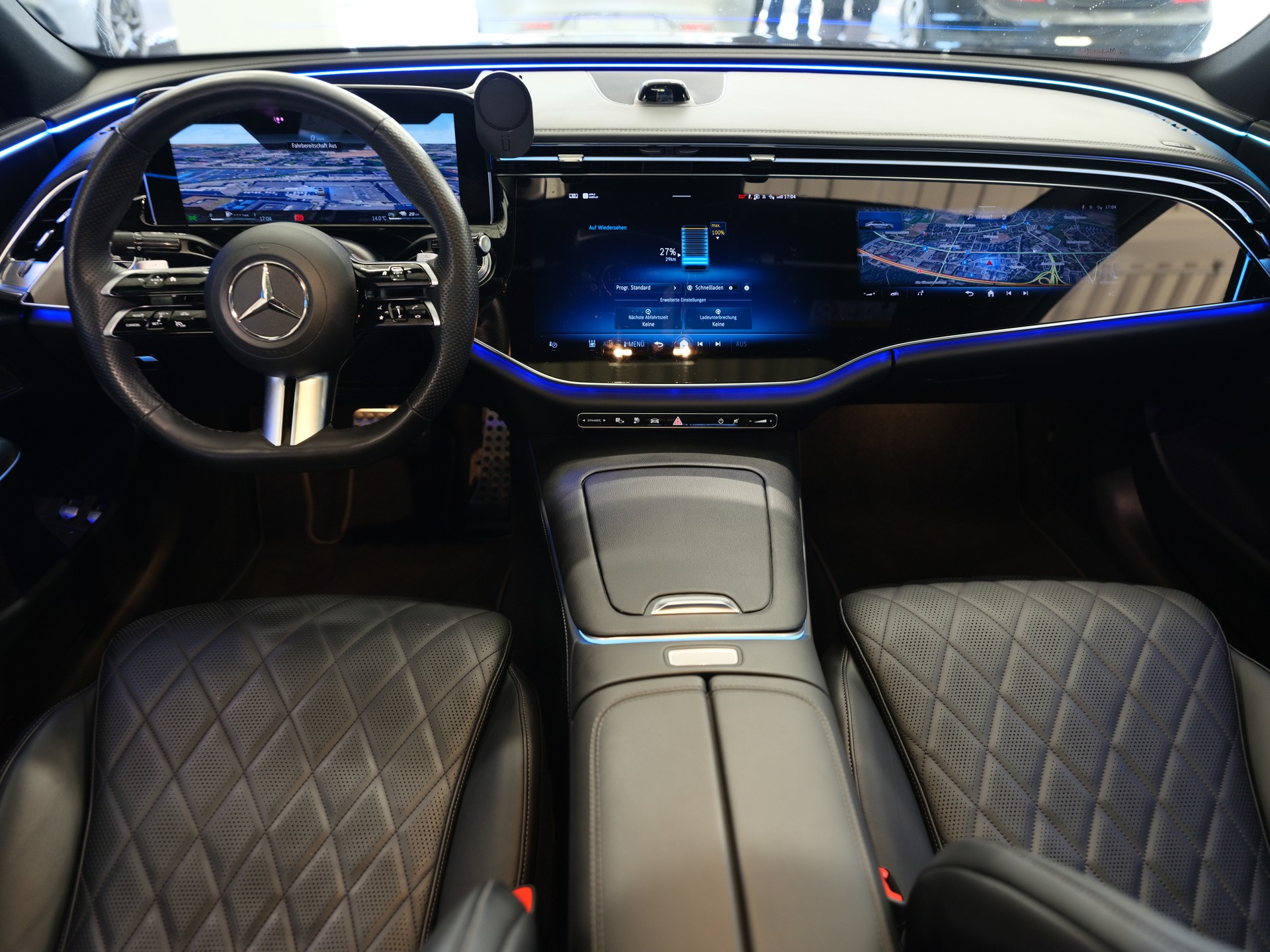 MERCEDES-BENZ E 400 e 4Matic 9G-Tronic*Amg-Line*CH-Fahrzeug*Fahrassistenz Plus*-image-26