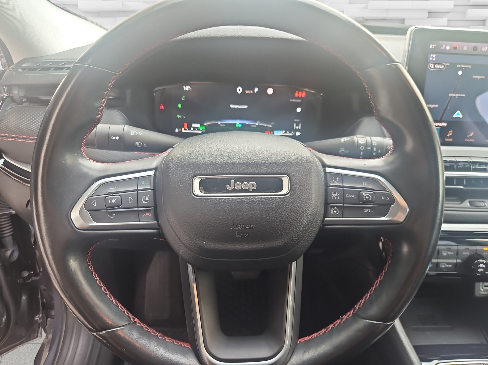 JEEP Compass 1.3 T PHEV Trailhawk AWD-image-11