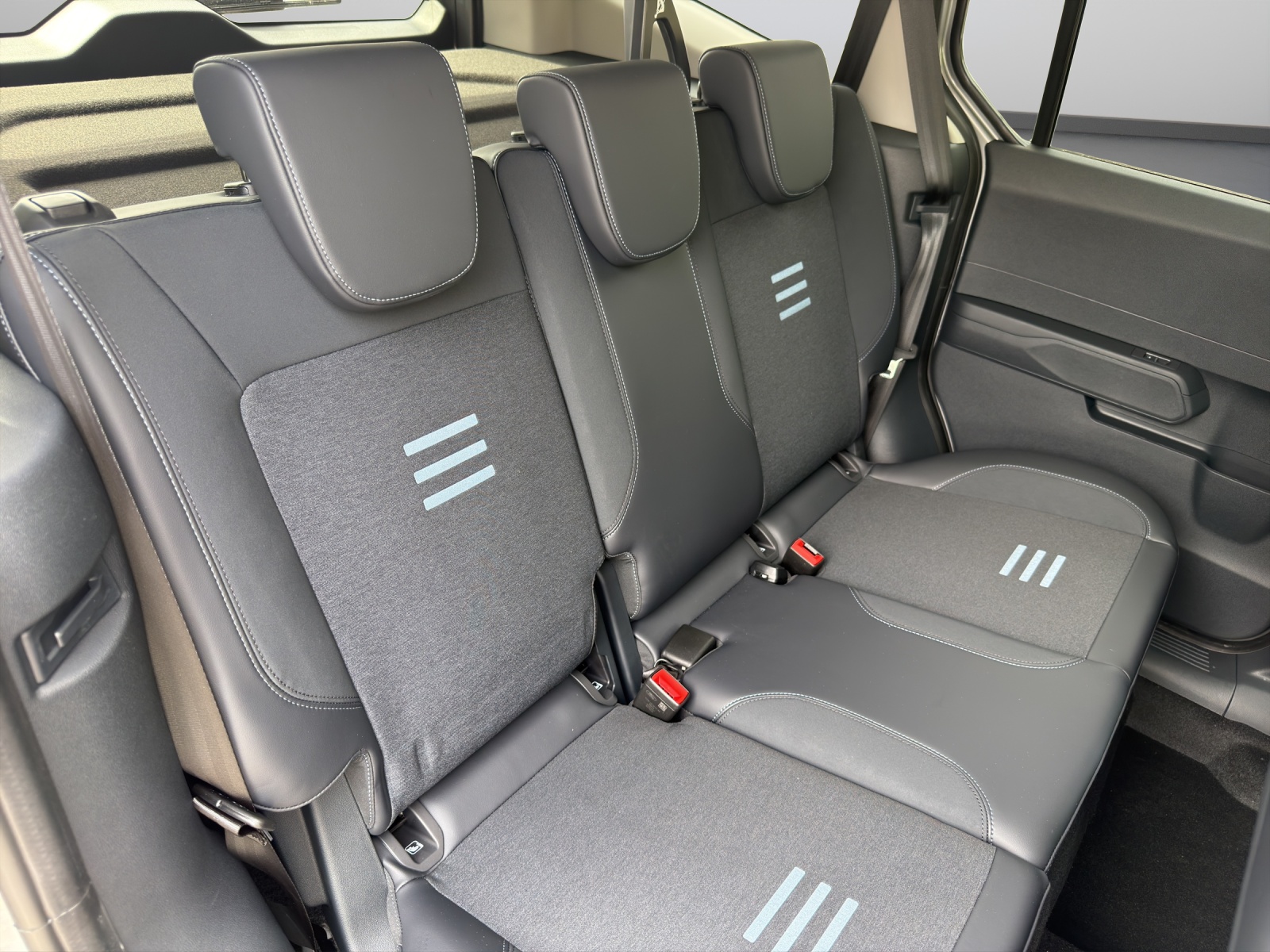 FORD Tourneo Courier 1.0 EcoBoost Active-image-14
