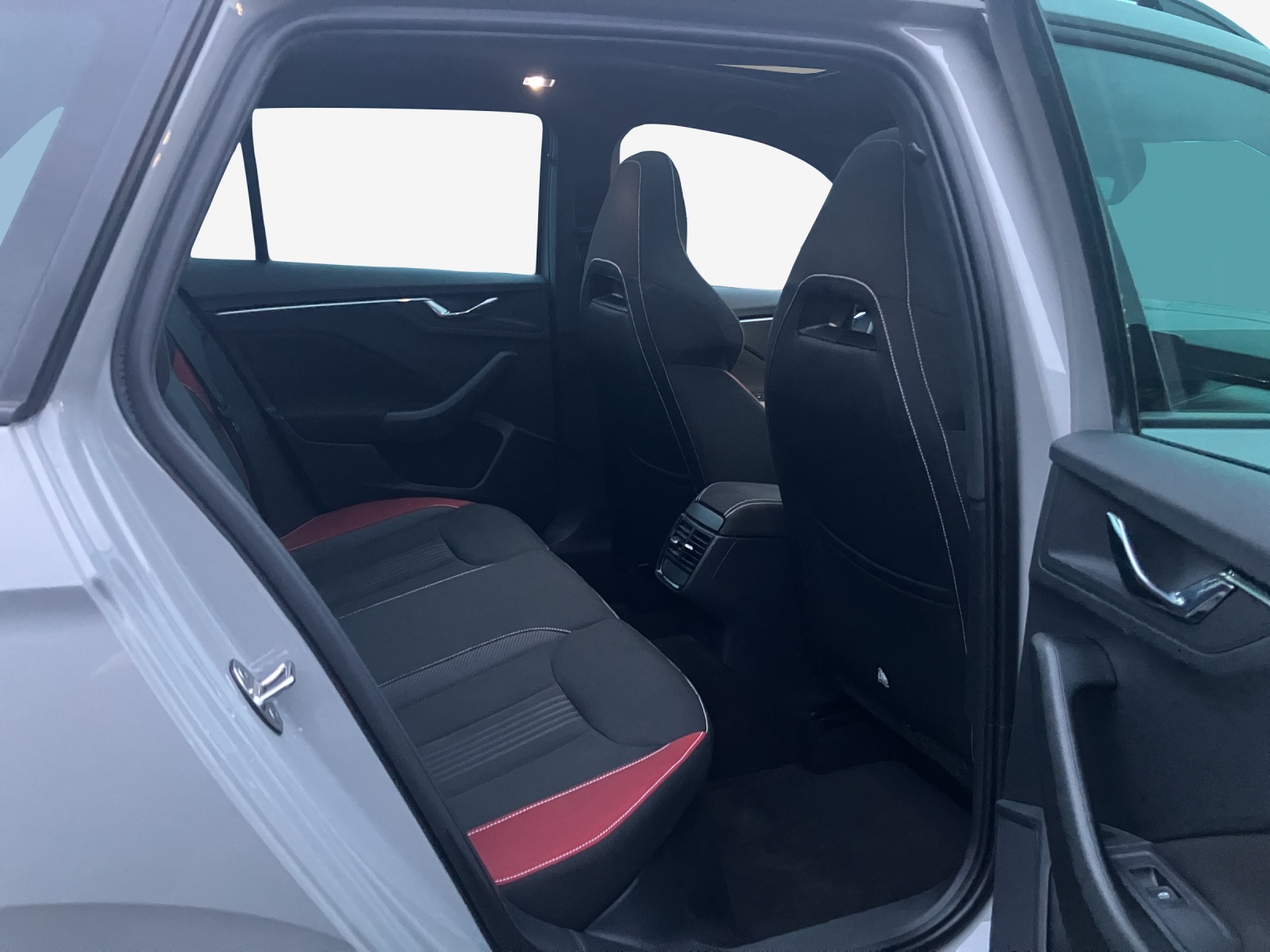 SKODA Kamiq 1.5 TSI ACT Monte Carlo DSG-image-12