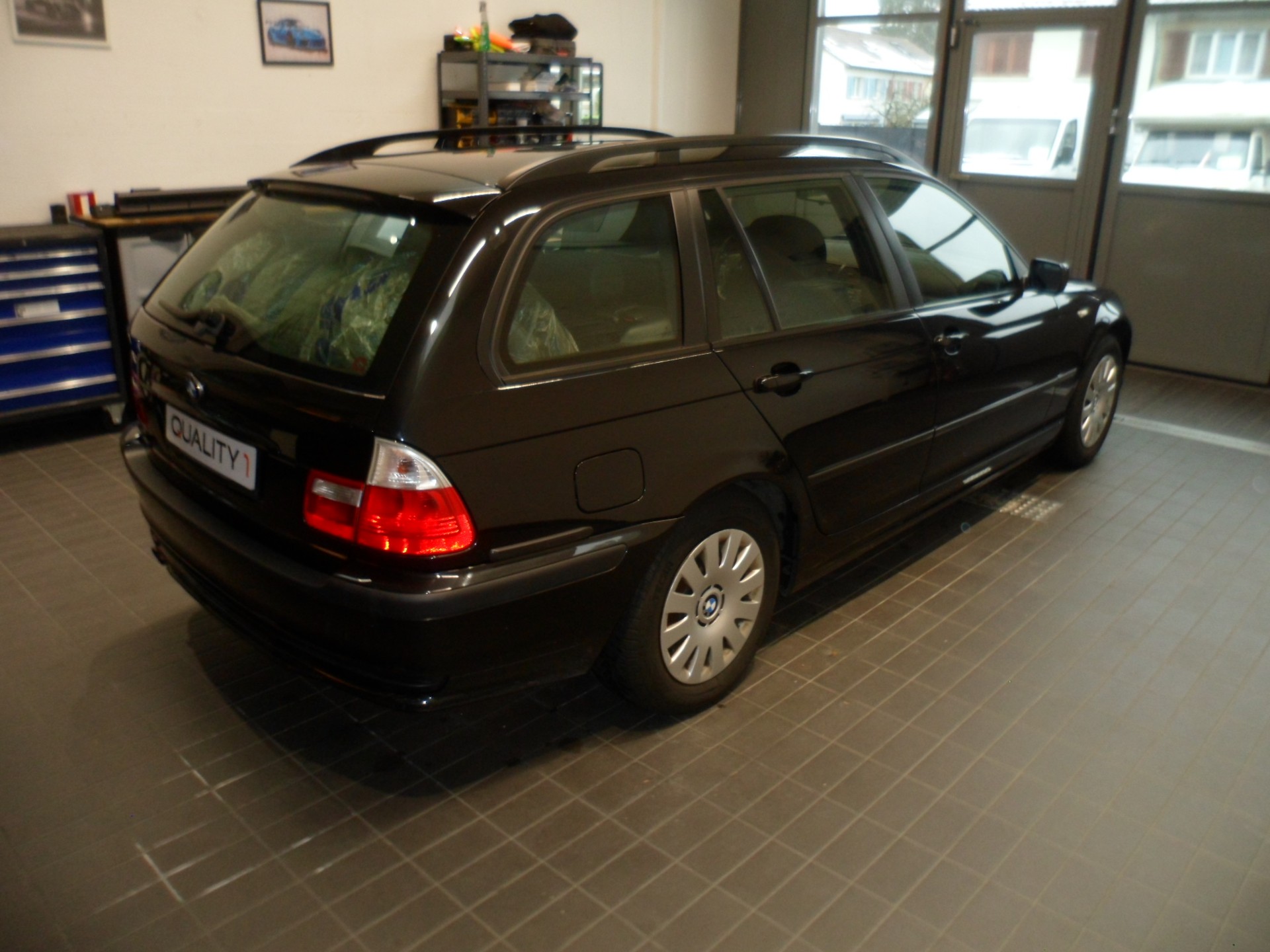 BMW 318i Touring-image-4