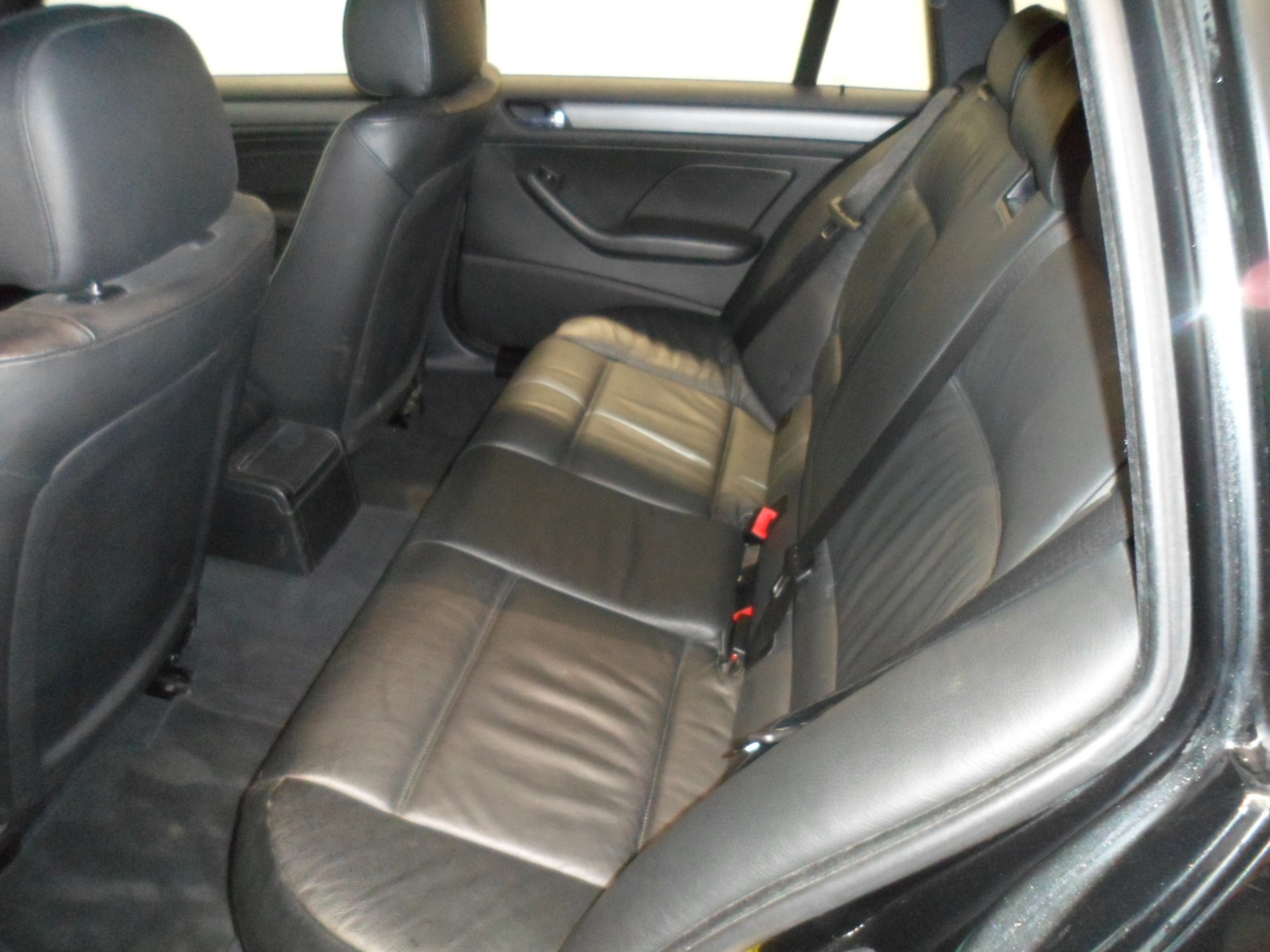 BMW 318i Touring-image-6