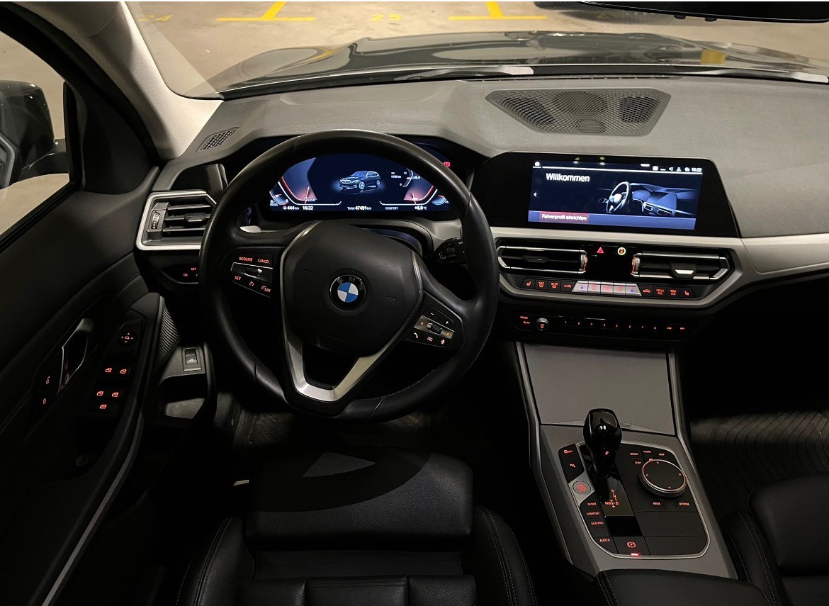 BMW 320d xDrive Touring Steptronic CH FAHRZEUG MIT GRATIS SERVICES / Frisch ab Service / LEDER / 17 und 18 ZOLL ALUFELGEN-image-5