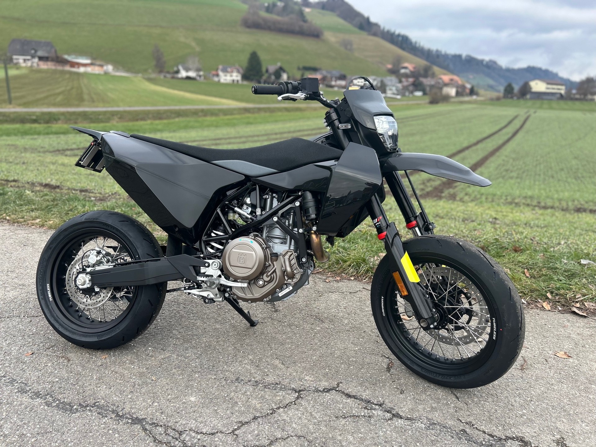 HUSQVARNA 701 Supermoto