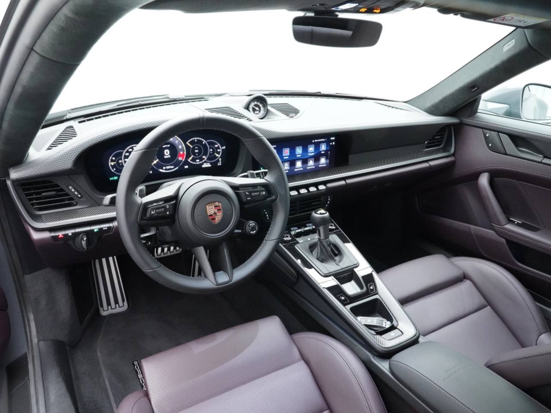 PORSCHE 911 GT3 mit Touring-Paket-image-14