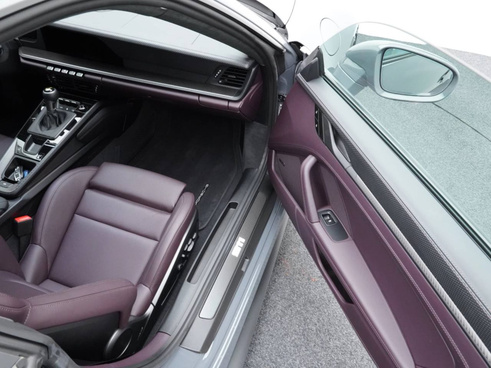 PORSCHE 911 GT3 mit Touring-Paket-image-23