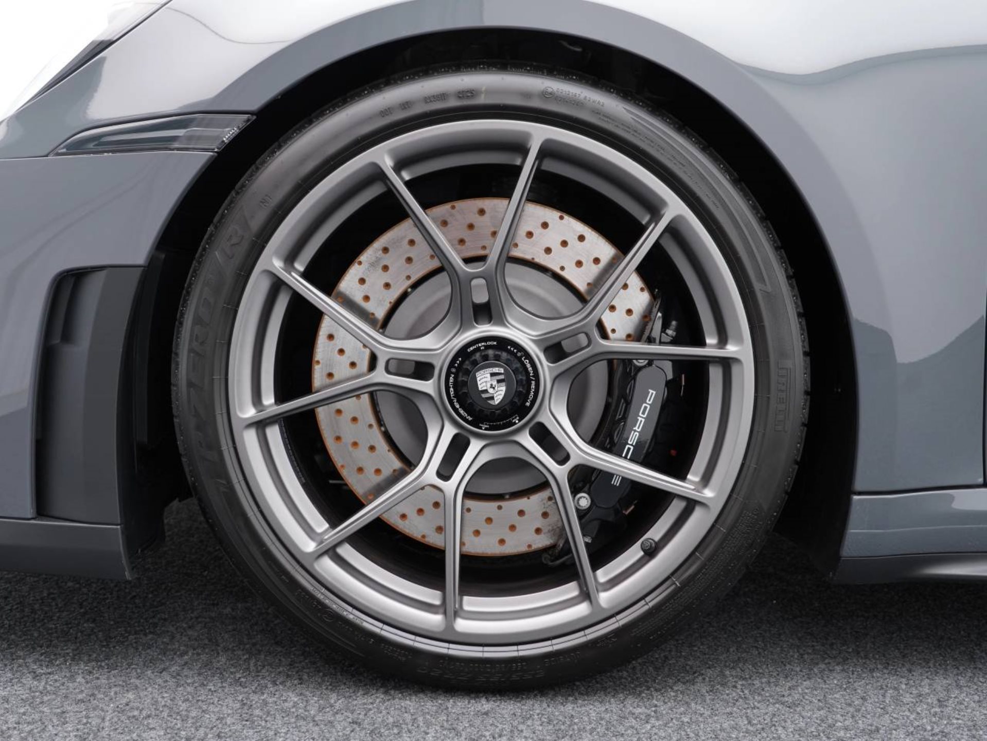 PORSCHE 911 GT3 mit Touring-Paket-image-10