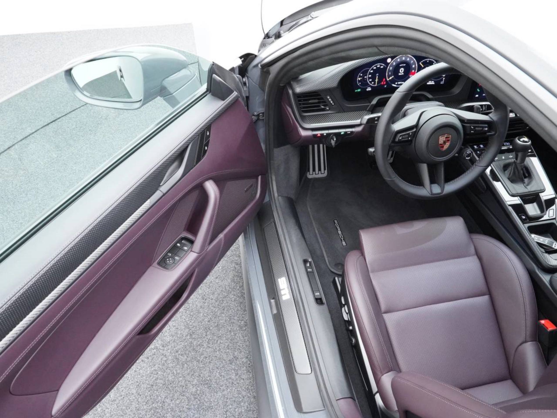 PORSCHE 911 GT3 mit Touring-Paket-image-3