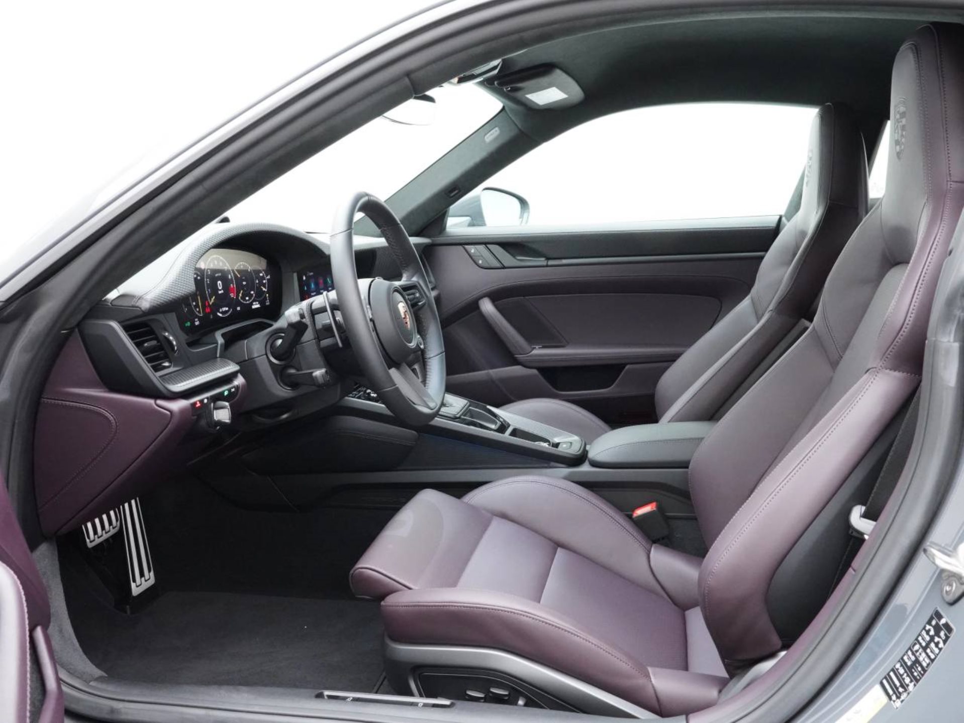 PORSCHE 911 GT3 mit Touring-Paket-image-4