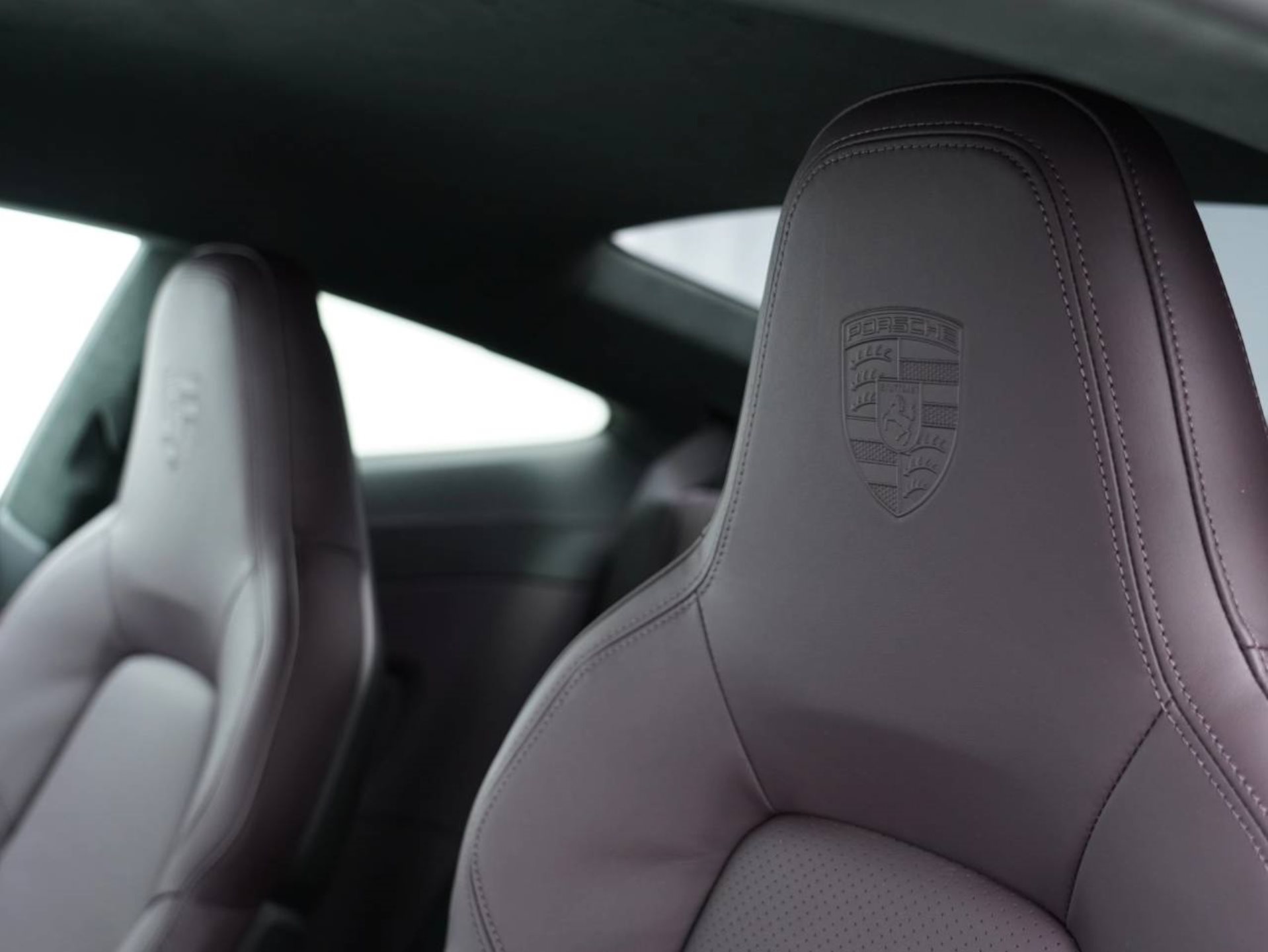 PORSCHE 911 GT3 mit Touring-Paket-image-31