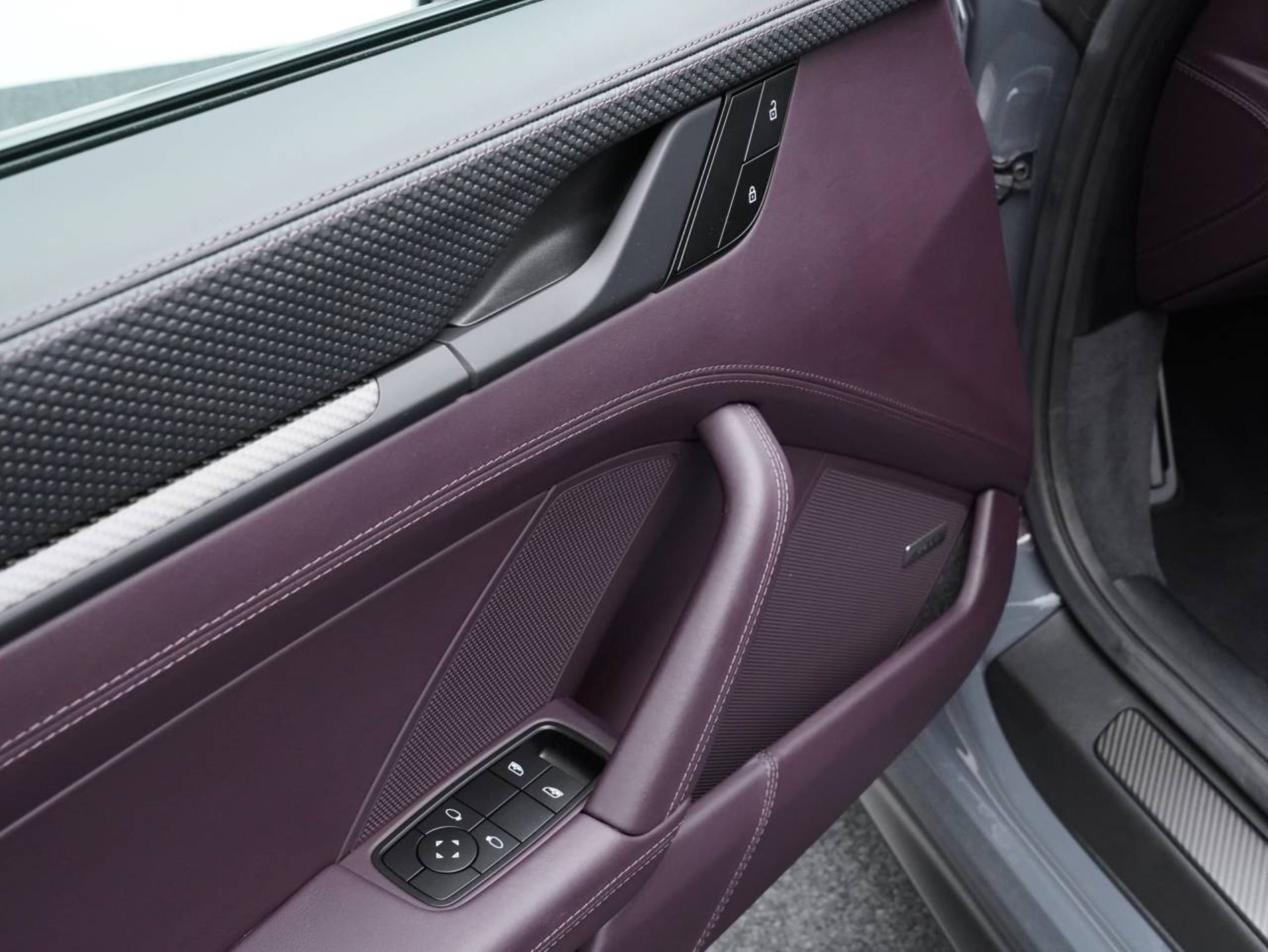 PORSCHE 911 GT3 mit Touring-Paket-image-21