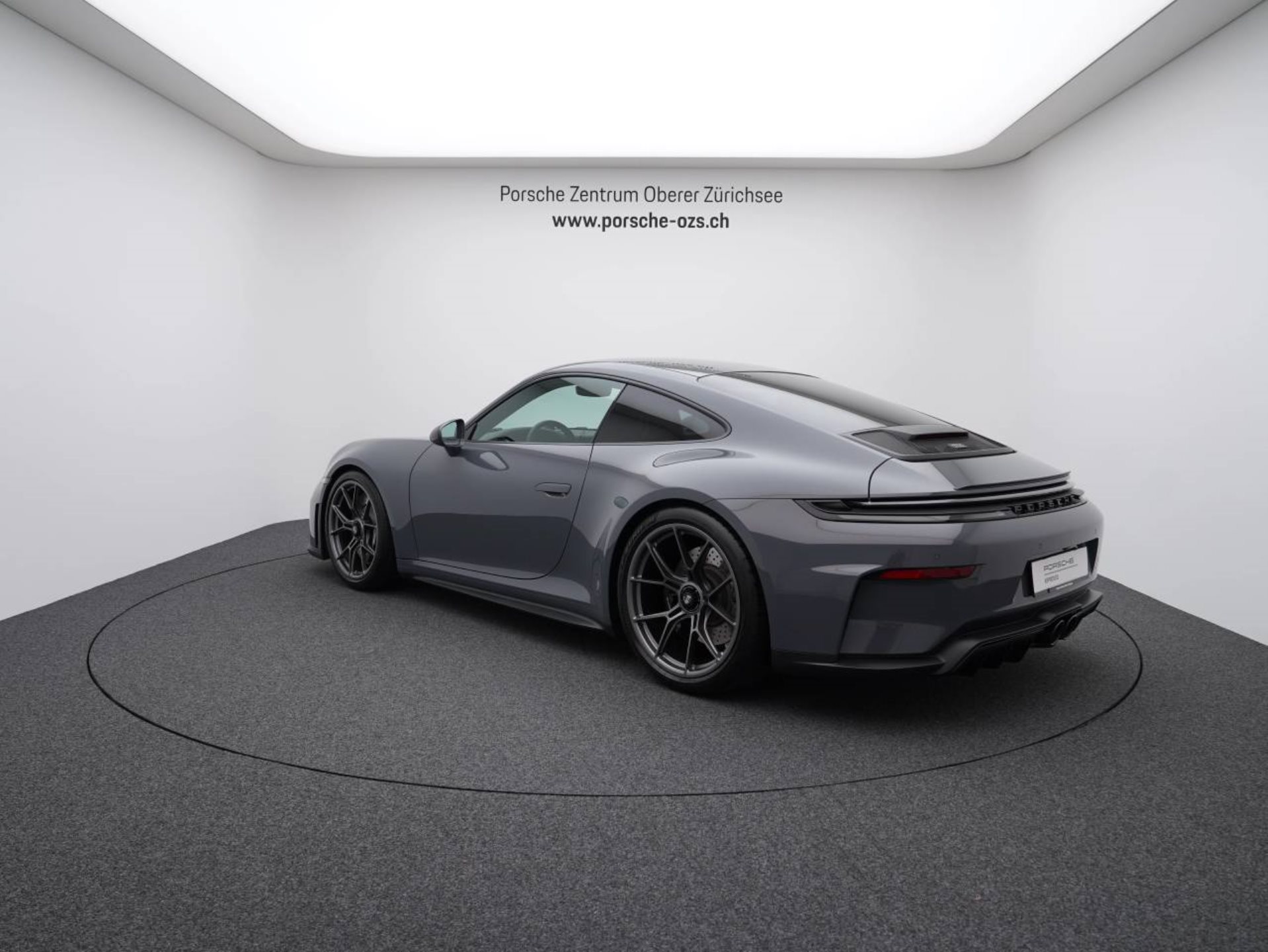 PORSCHE 911 GT3 mit Touring-Paket-image-2
