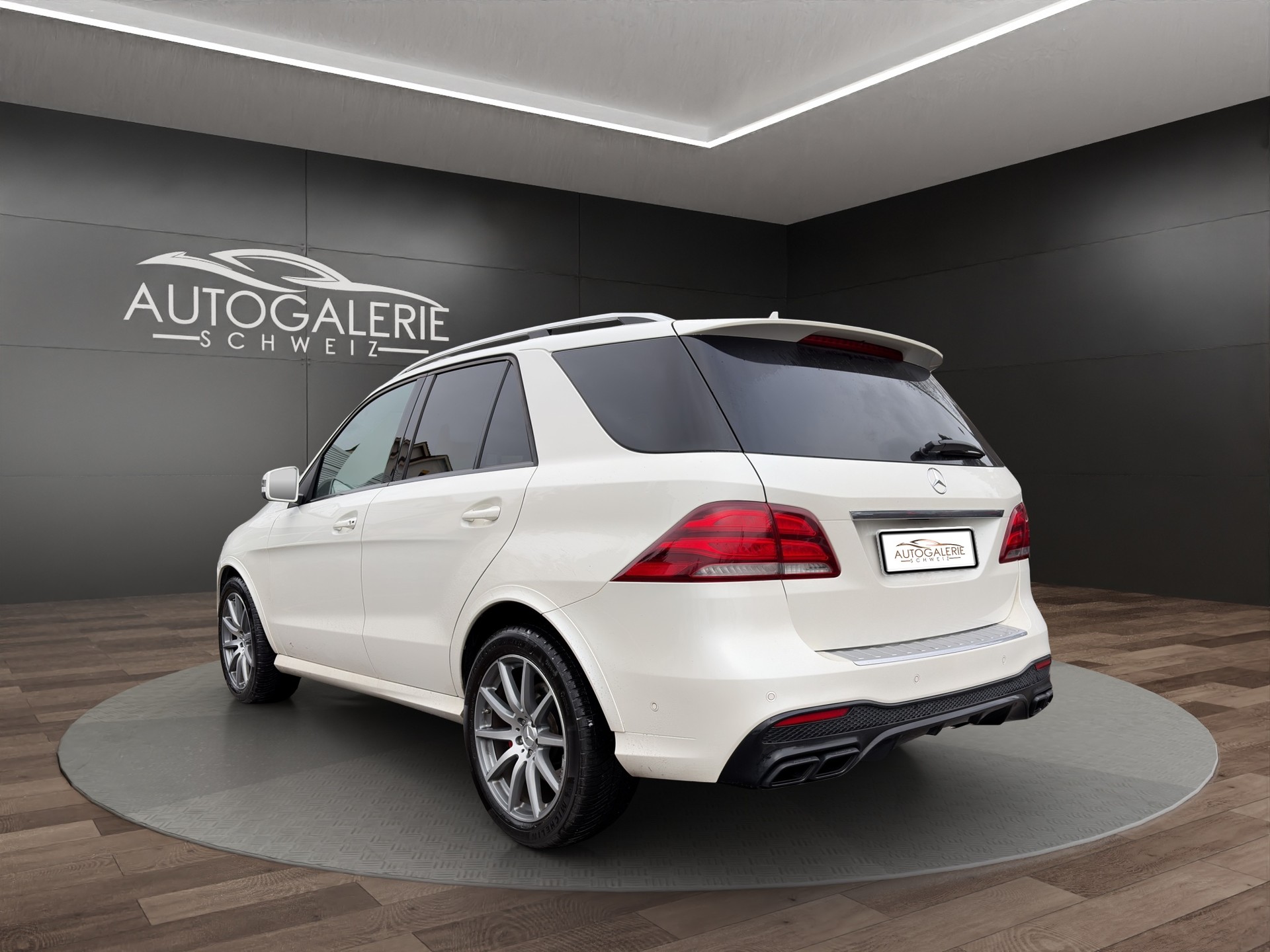 MERCEDES-BENZ GLE 63 S AMG 4Matic Speedshift Plus 7G-Tronic | CH | Panorama | AHK | Performance Abgas |-image-1