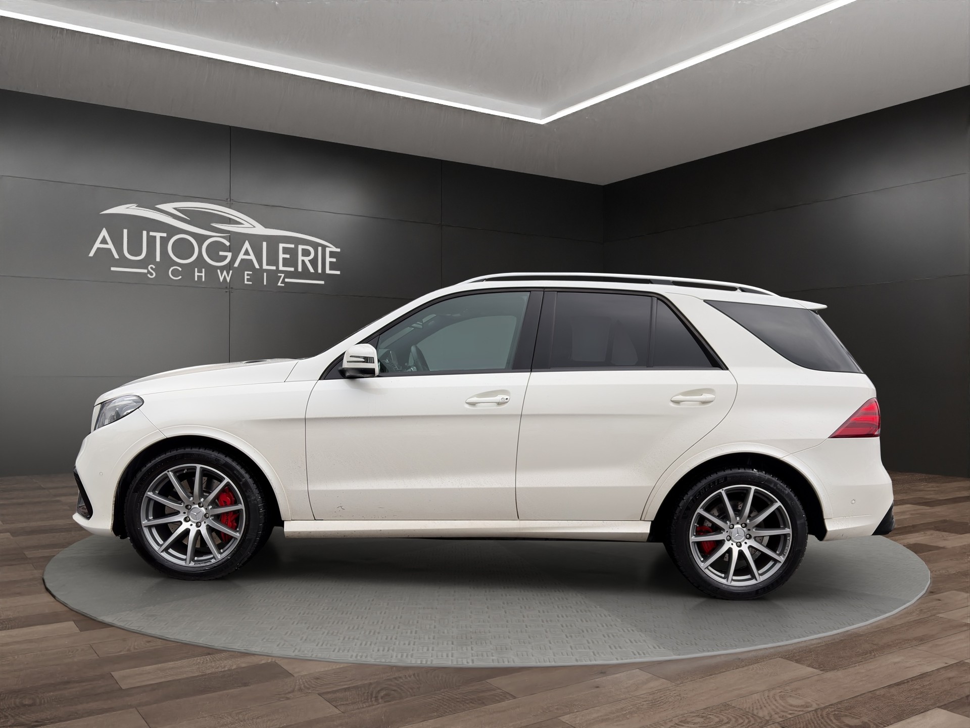 MERCEDES-BENZ GLE 63 S AMG 4Matic Speedshift Plus 7G-Tronic | CH | Panorama | AHK | Performance Abgas |-image-2