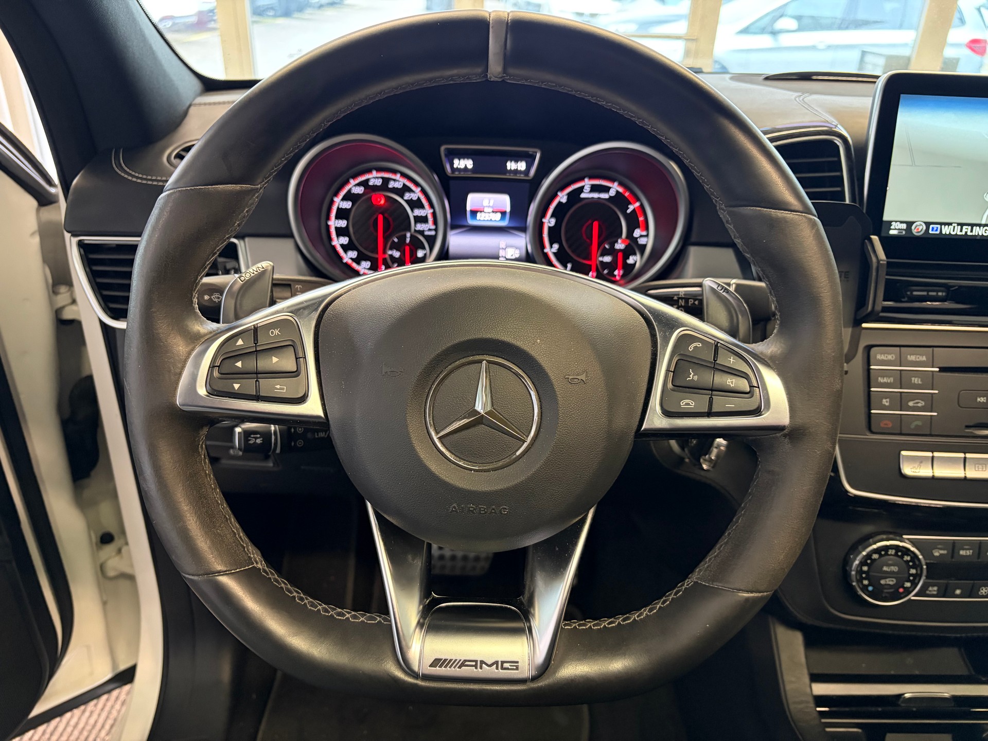 MERCEDES-BENZ GLE 63 S AMG 4Matic Speedshift Plus 7G-Tronic | CH | Panorama | AHK | Performance Abgas |-image-17