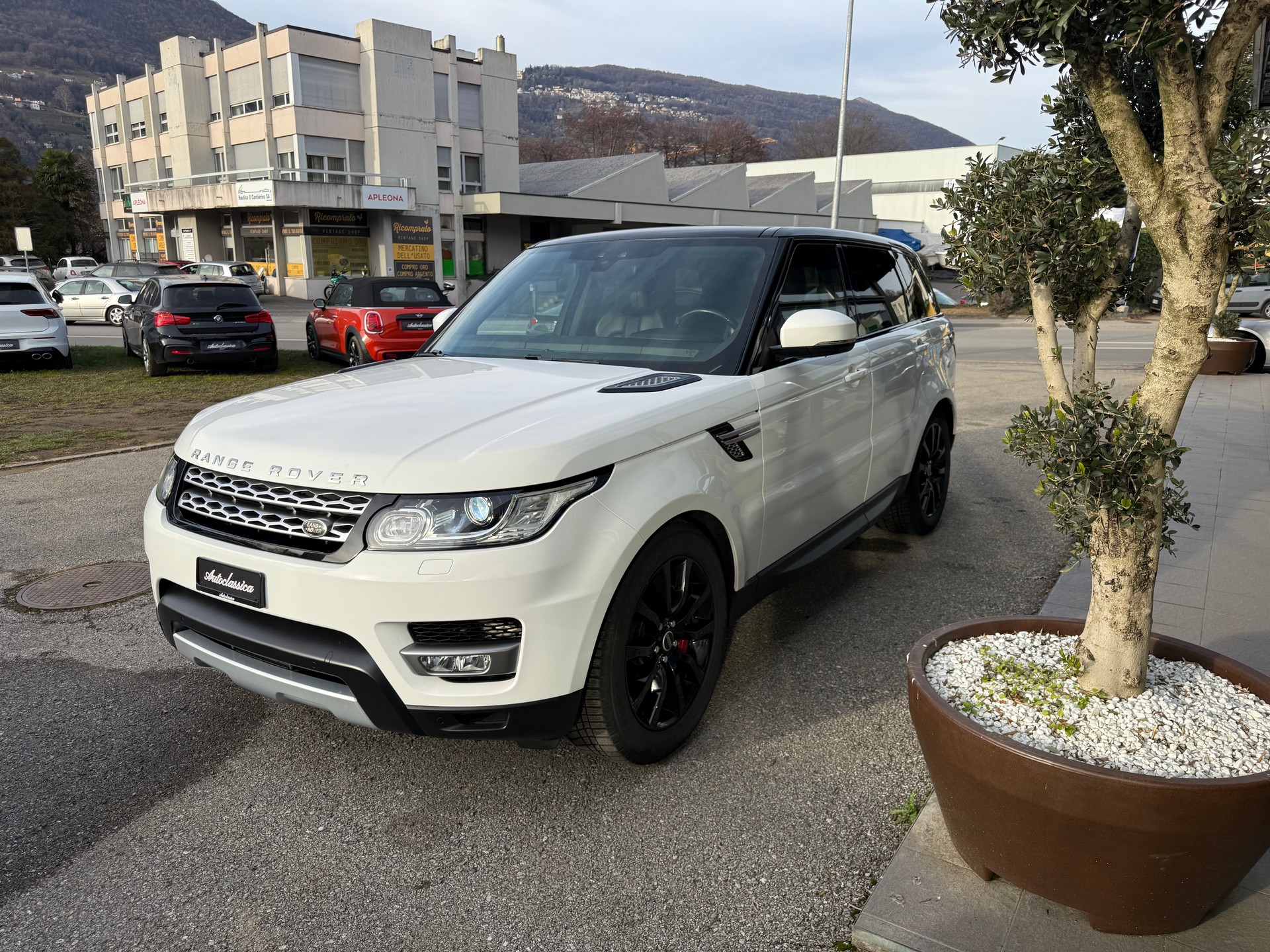 LAND ROVER Range Rover Sport 3.0 TDV6 HSE Dynamic Automatic-image-5