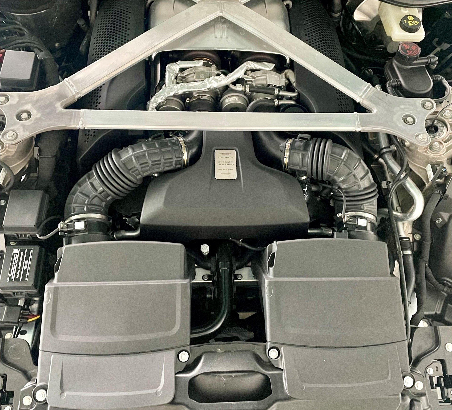 ASTON MARTIN V8 Vantage Coupé 4.0 V8 Bi-Turbo F1-image-22