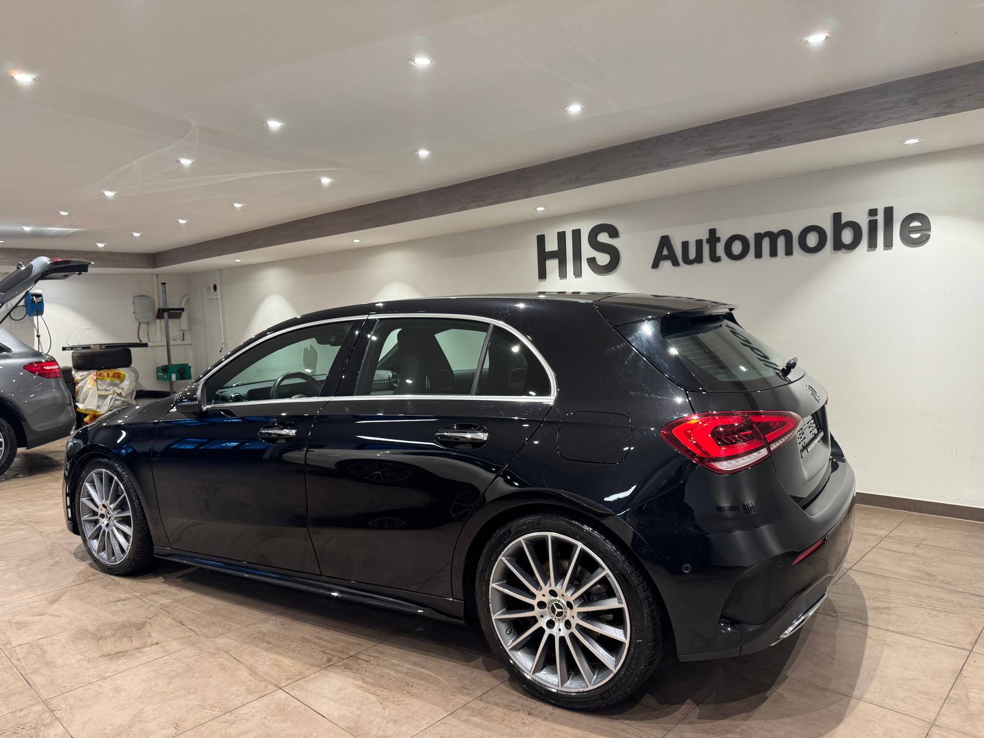 MERCEDES-BENZ A 250 AMG Line-image-2