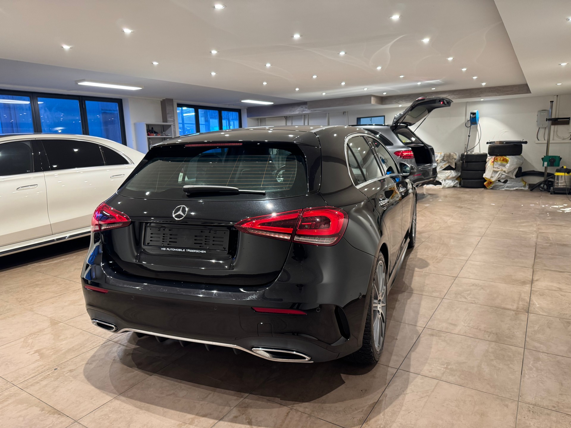 MERCEDES-BENZ A 250 AMG Line-image-4