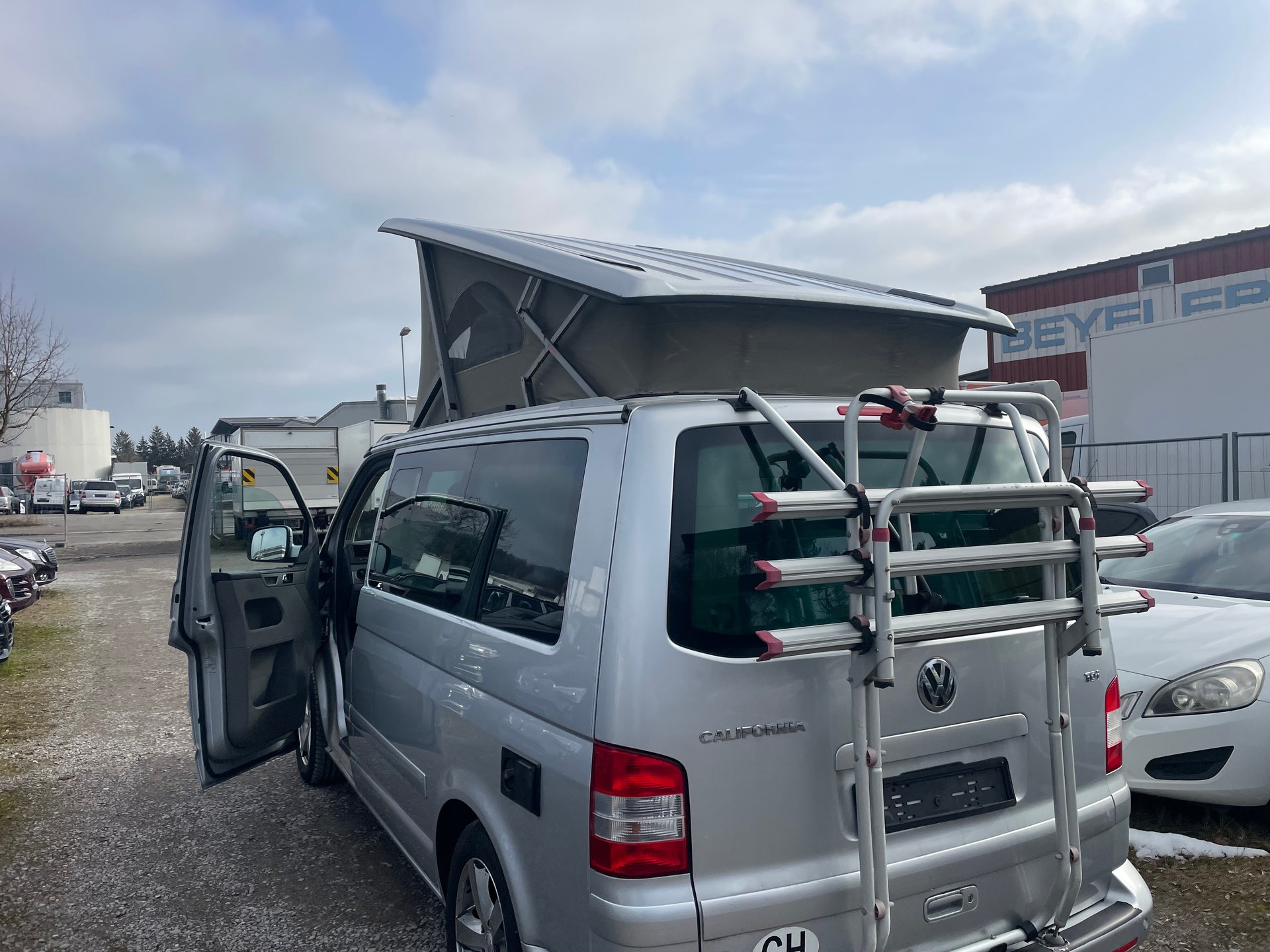 VW Kompakt van-image-15
