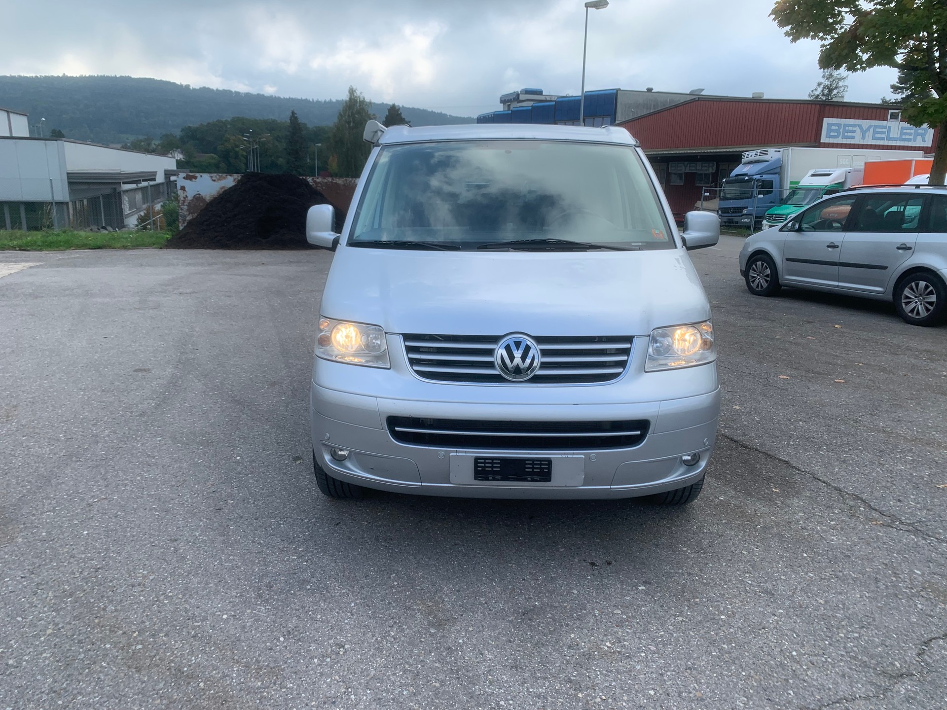 VW Kompakt van-image-0