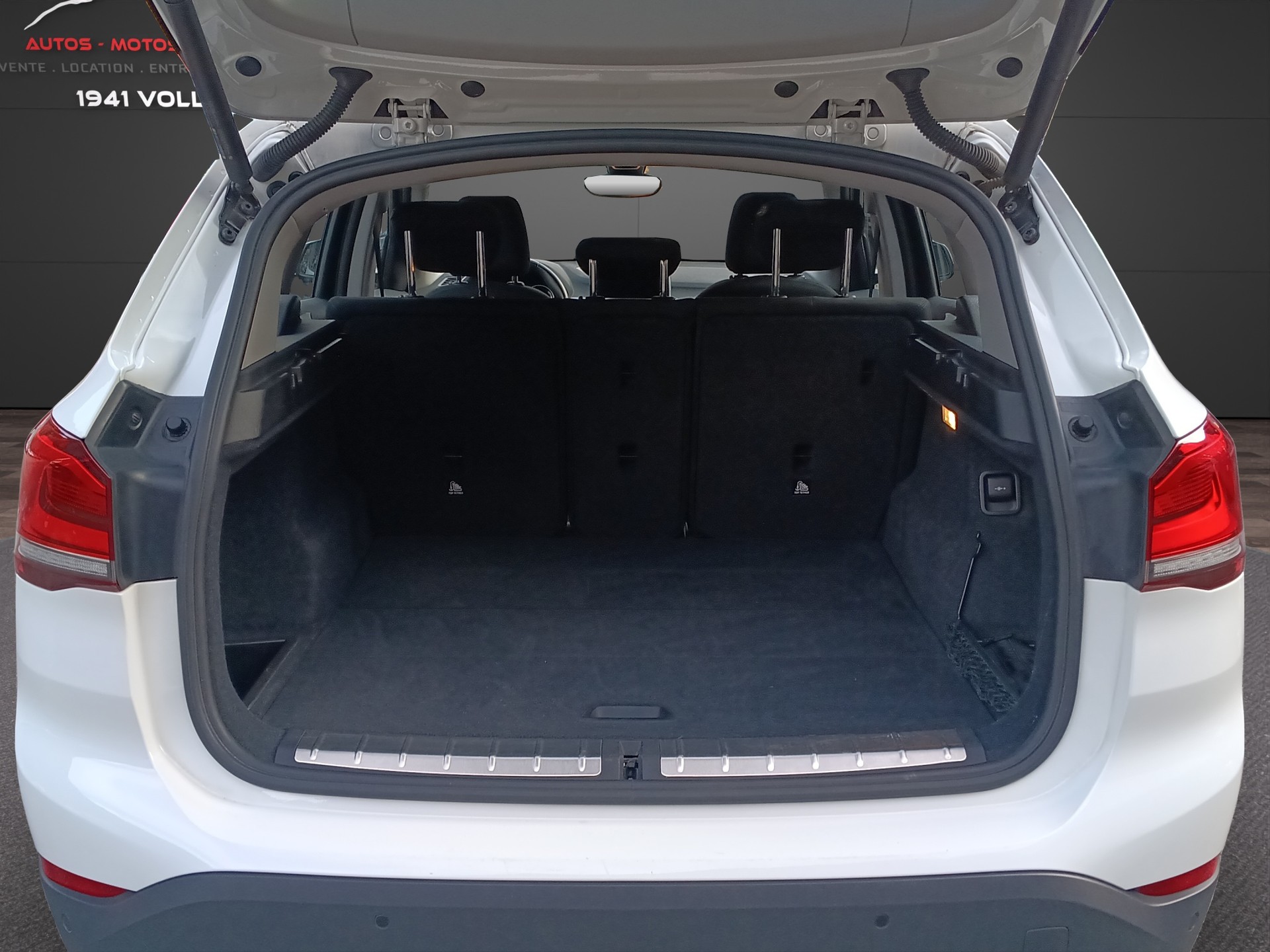 BMW X1 xDrive 18d-image-19