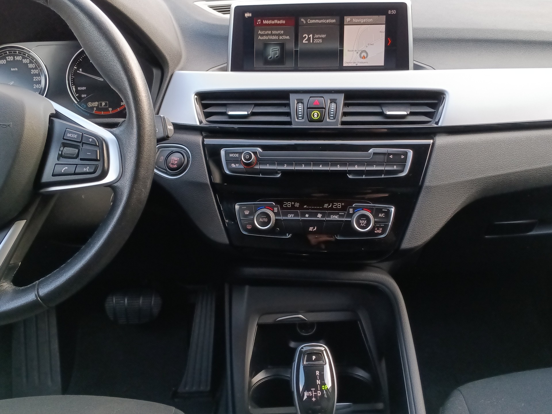 BMW X1 xDrive 18d-image-15