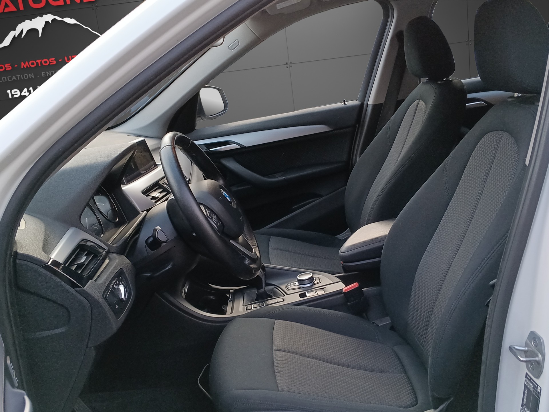 BMW X1 xDrive 18d-image-10