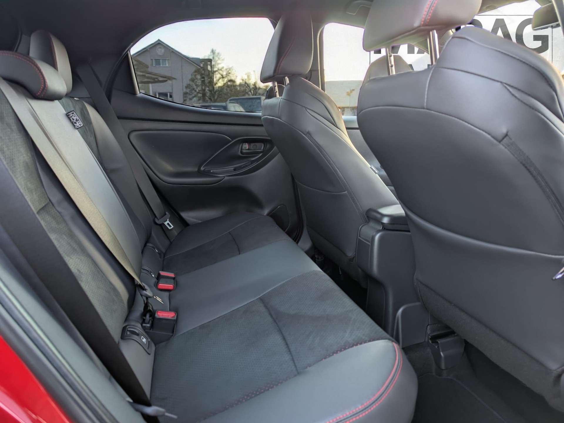 TOYOTA Yaris 1.5 GR Sport e-CVT-image-9