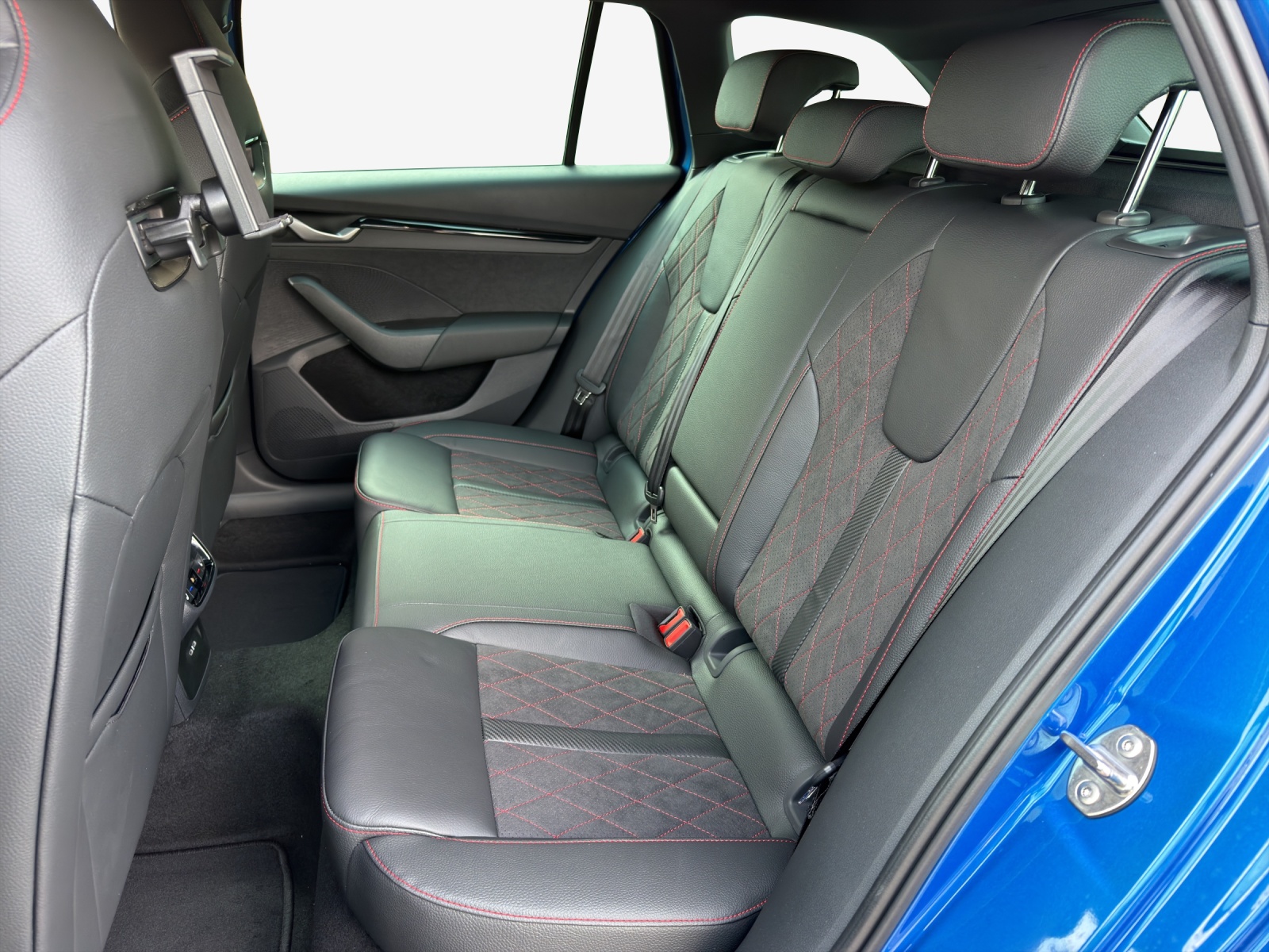 SKODA Octavia RS 2.0 TSI 265PS 7DSG-image-11
