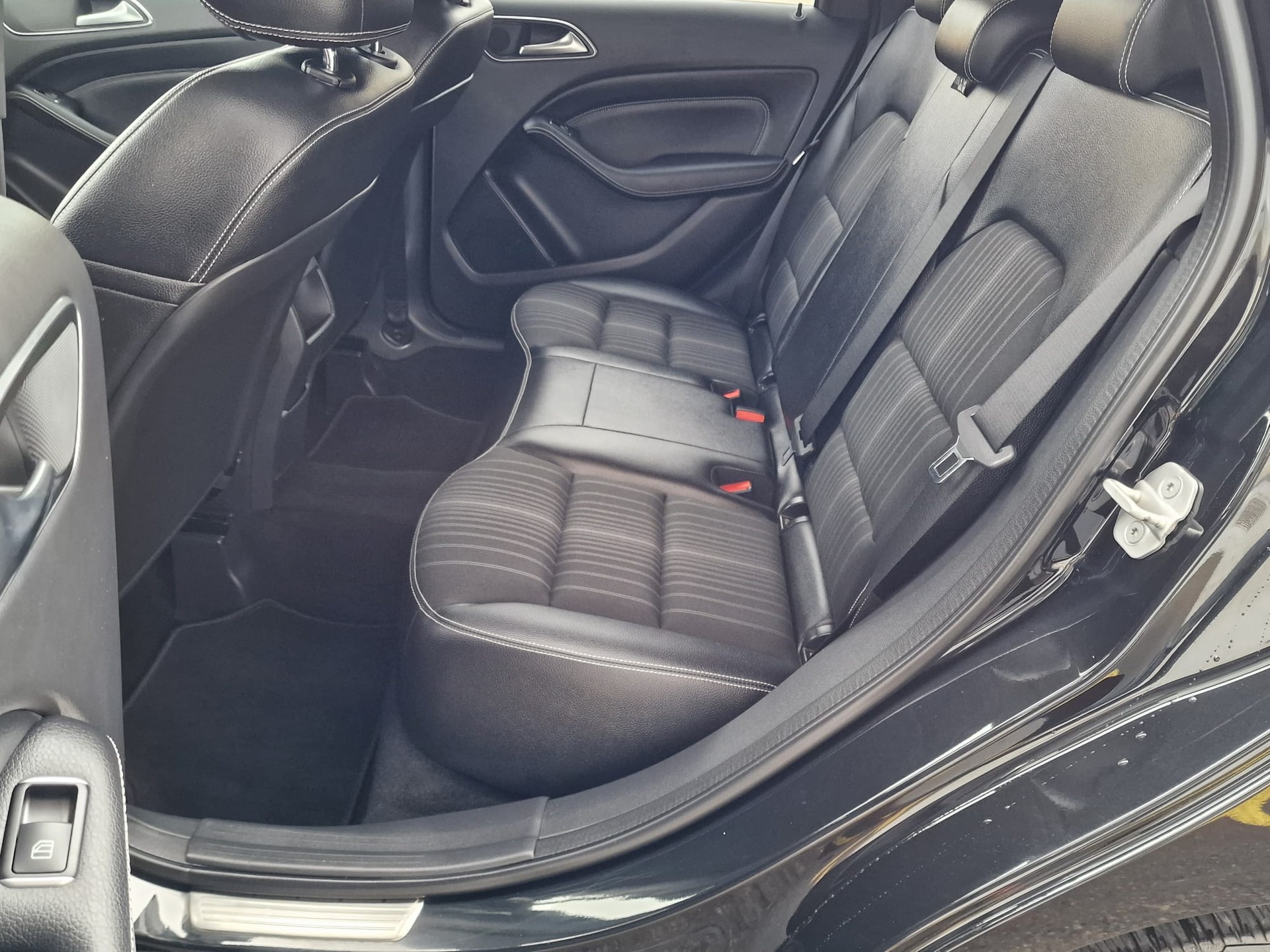 MERCEDES-BENZ B 180 CDI 7G-DCT-image-10
