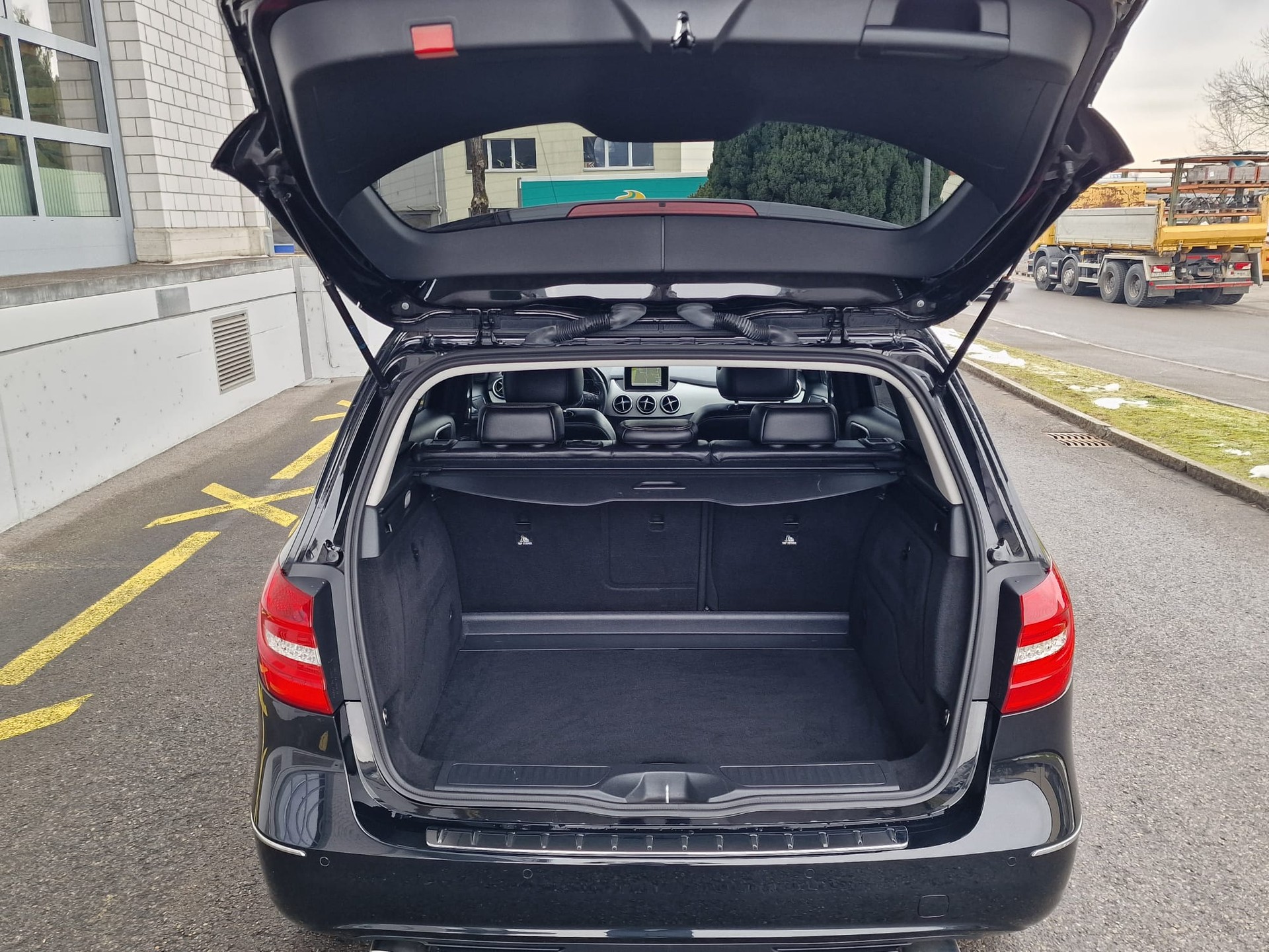 MERCEDES-BENZ B 180 CDI 7G-DCT-image-11