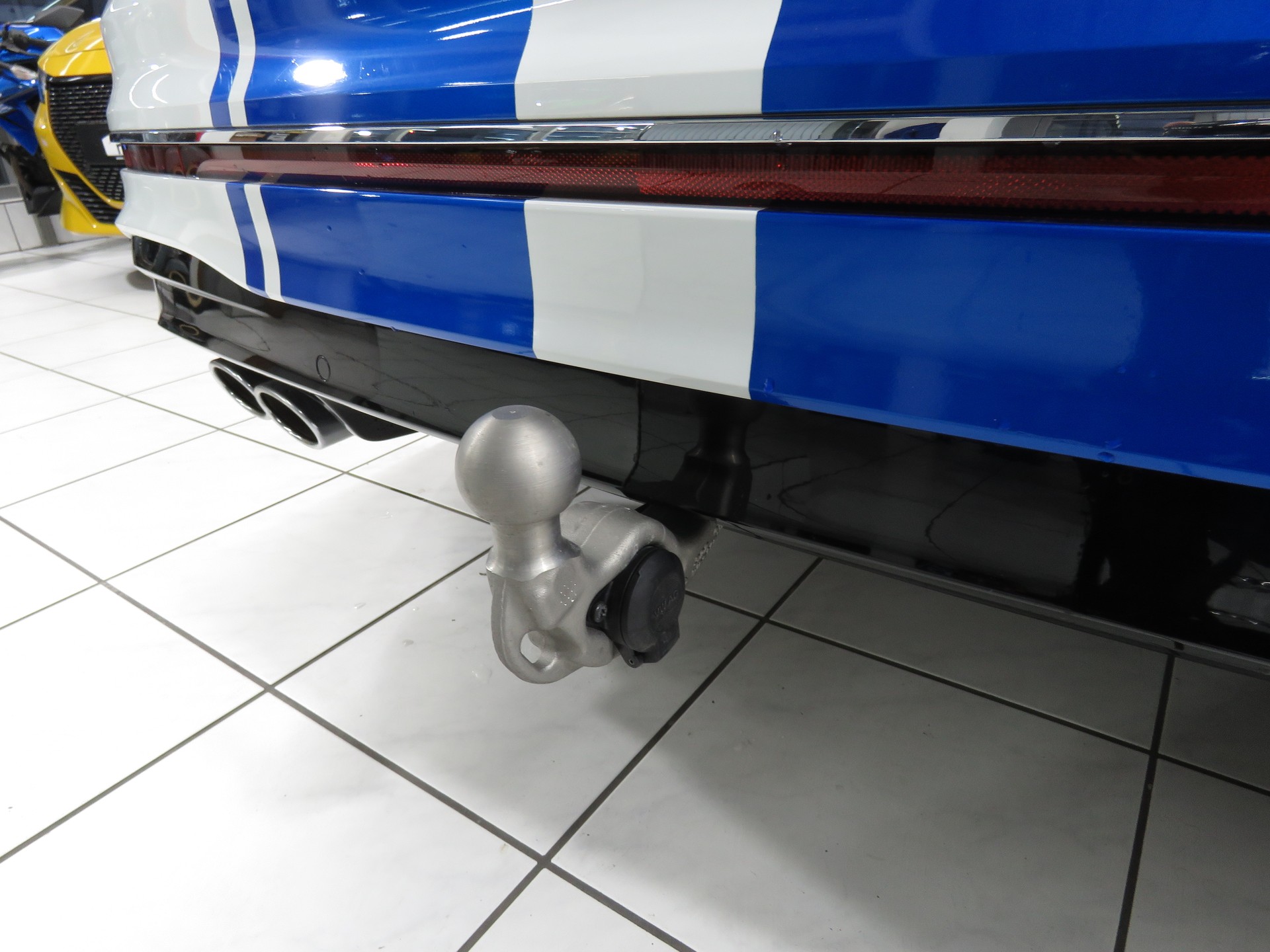 VW Tiguan 2.0 TSI R 4-Motion DSG (AHK 2.5 t, Automat)-image-11