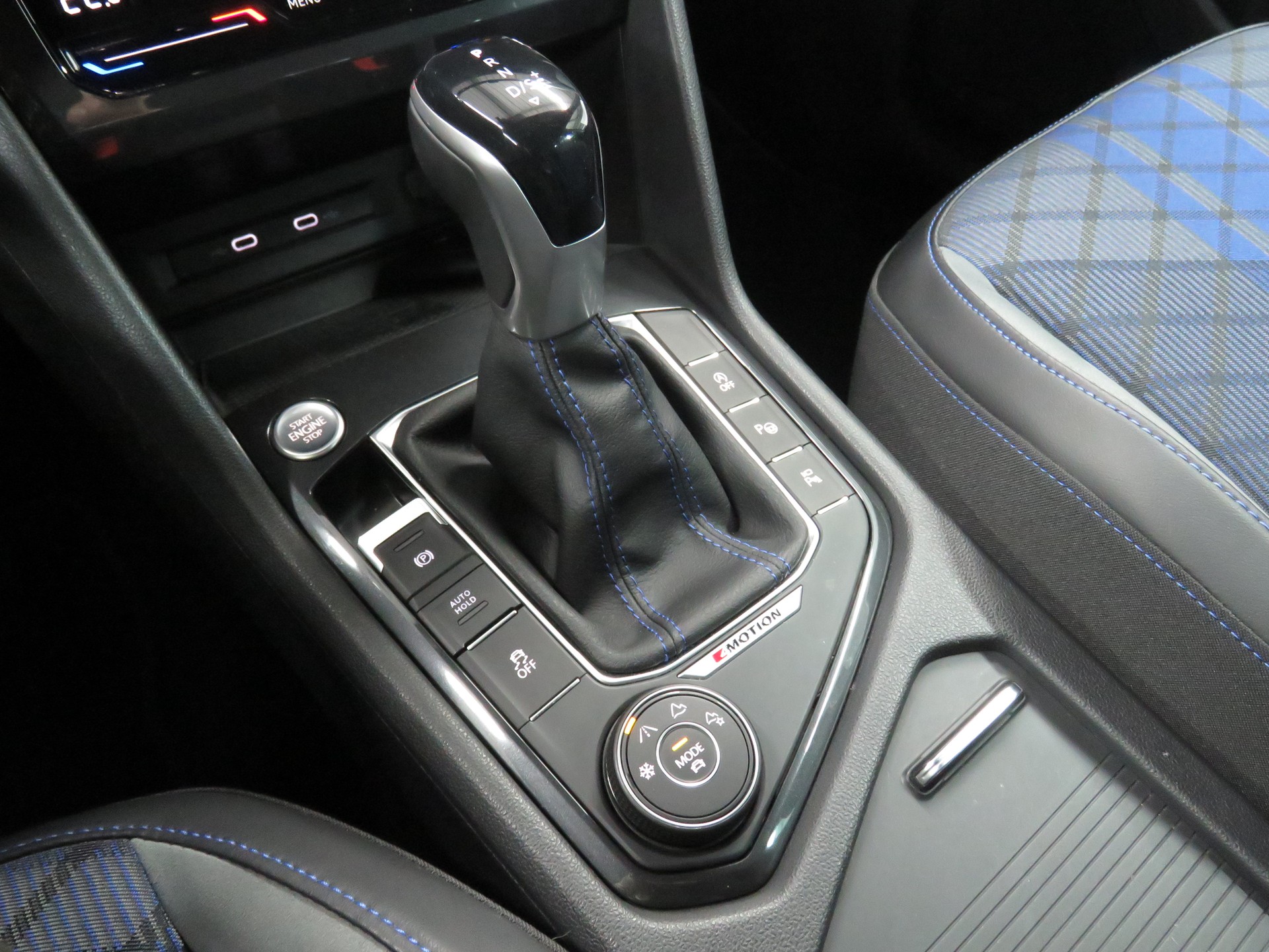 VW Tiguan 2.0 TSI R 4-Motion DSG (AHK 2.5 t, Automat)-image-20