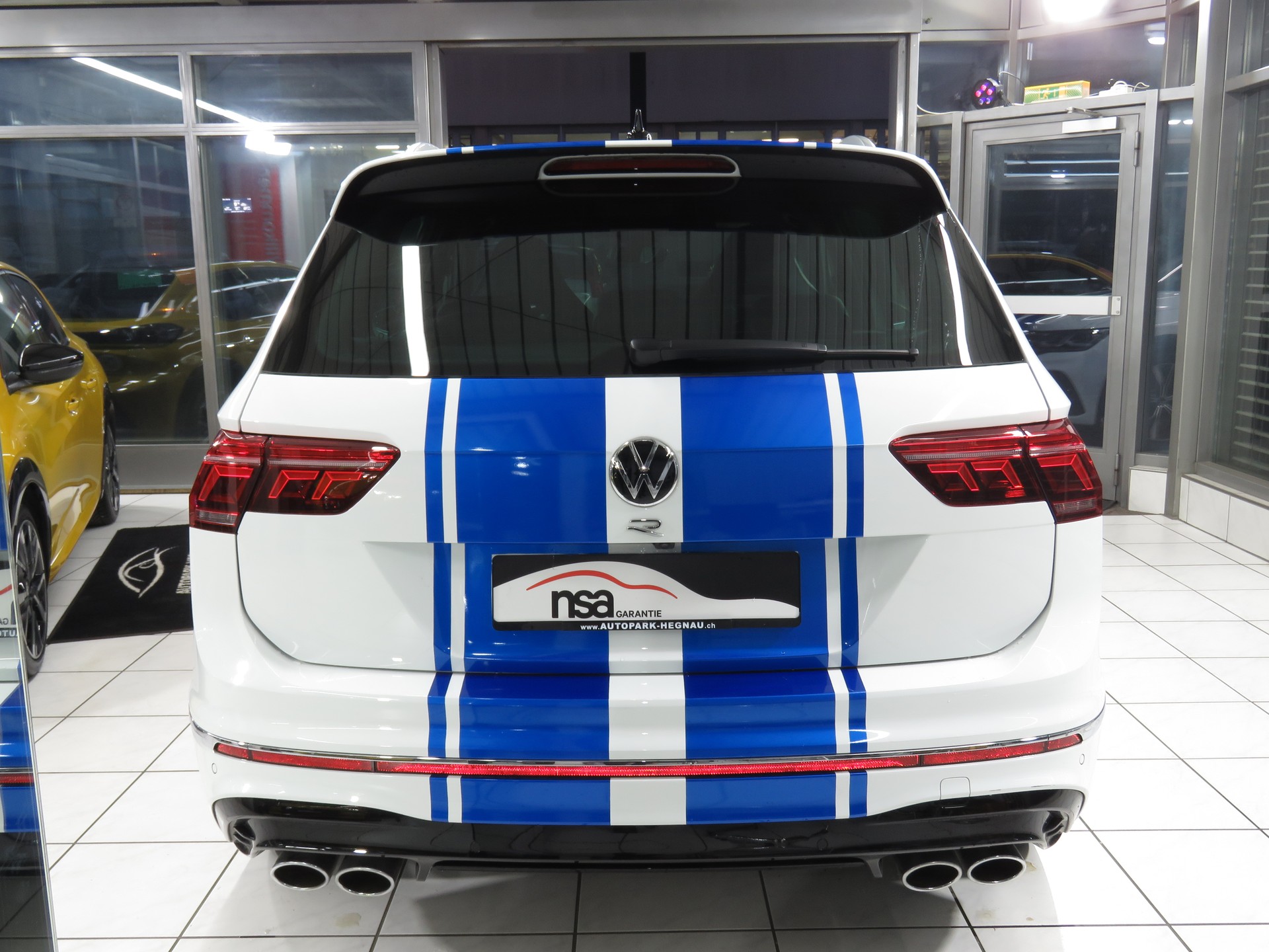 VW Tiguan 2.0 TSI R 4-Motion DSG (AHK 2.5 t, Automat)-image-4