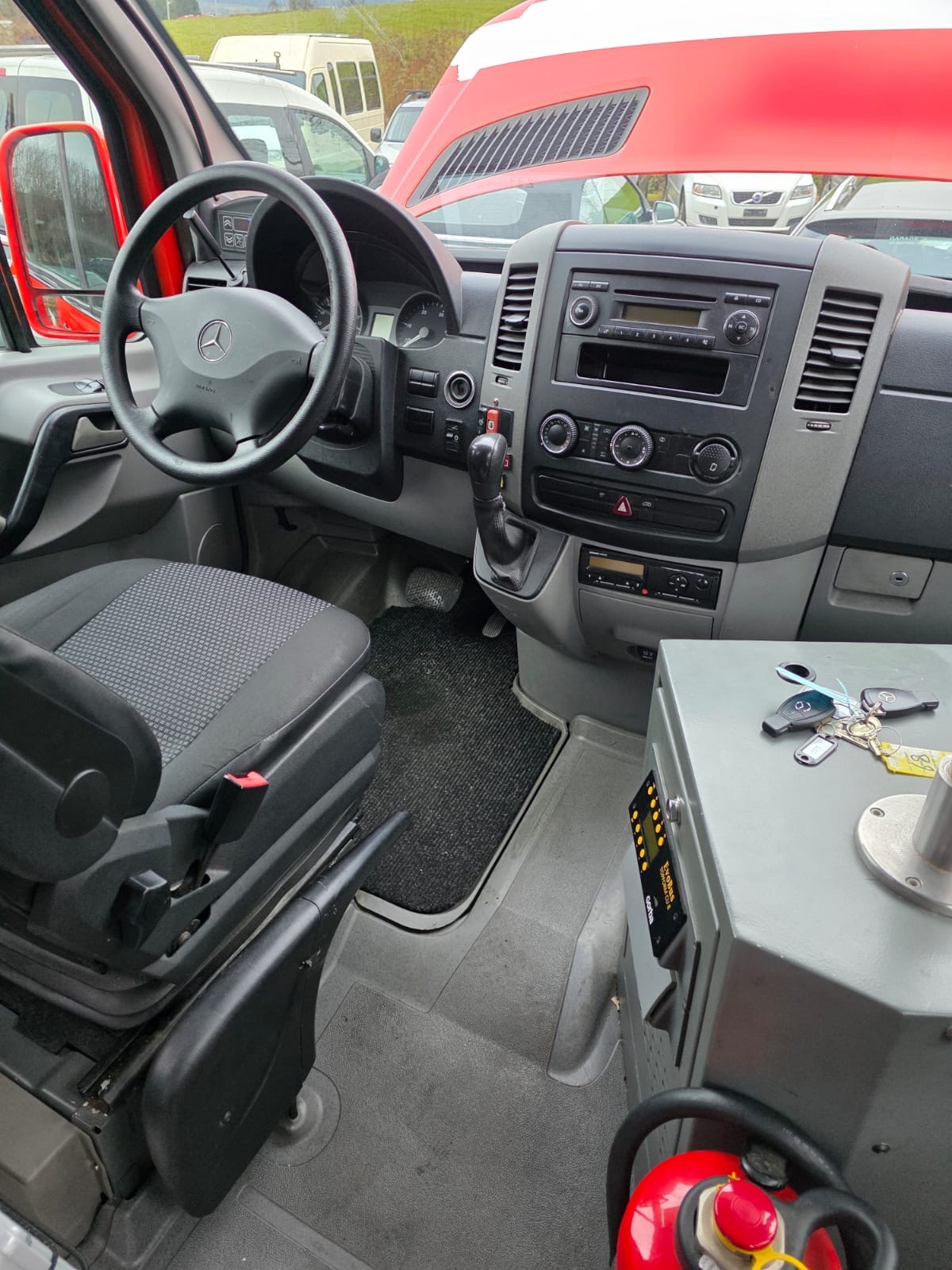 MERCEDES-BENZ Sprinter-image-13
