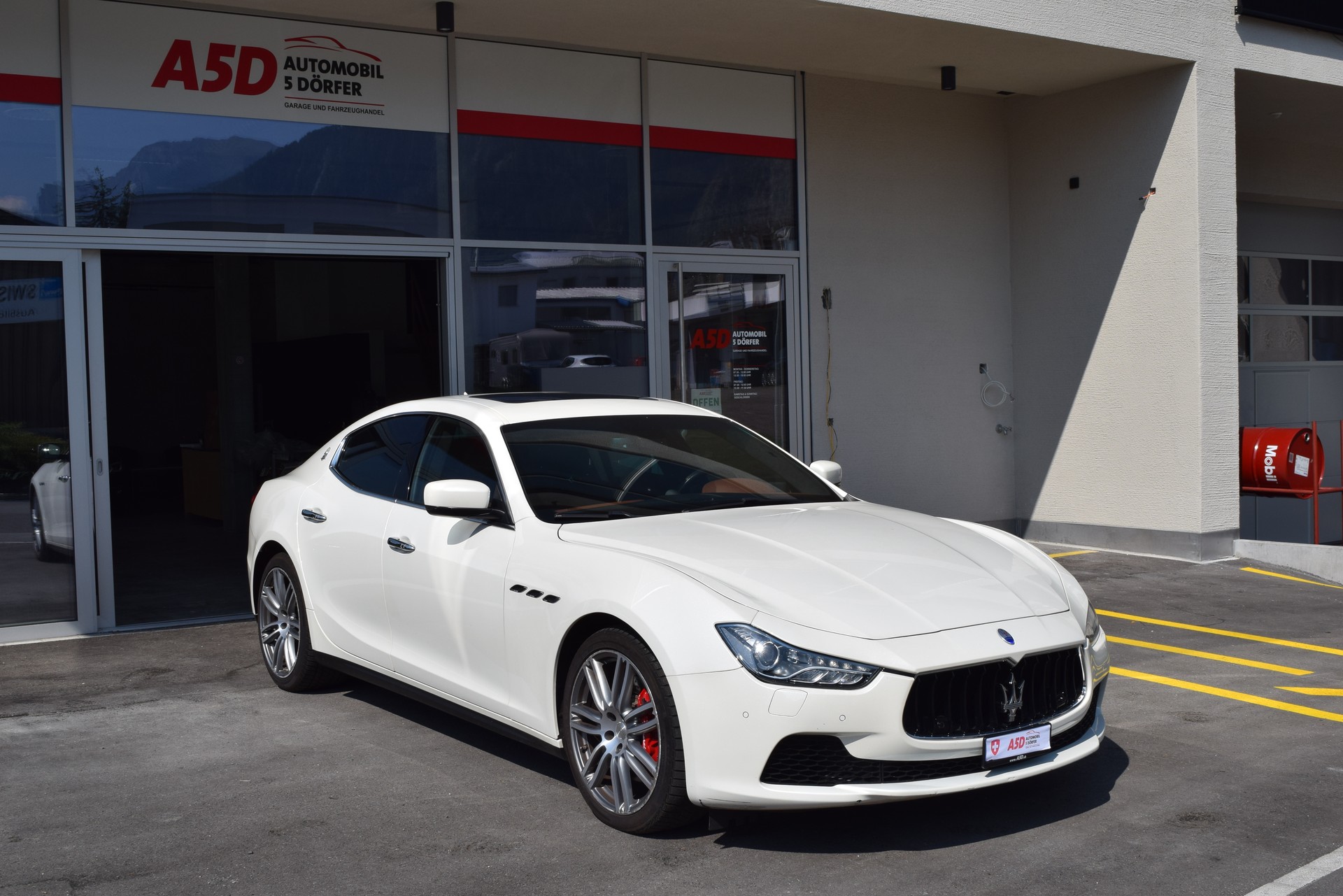 MASERATI Ghibli S Q4 3.0 V6 Automatica-showroom-element-2