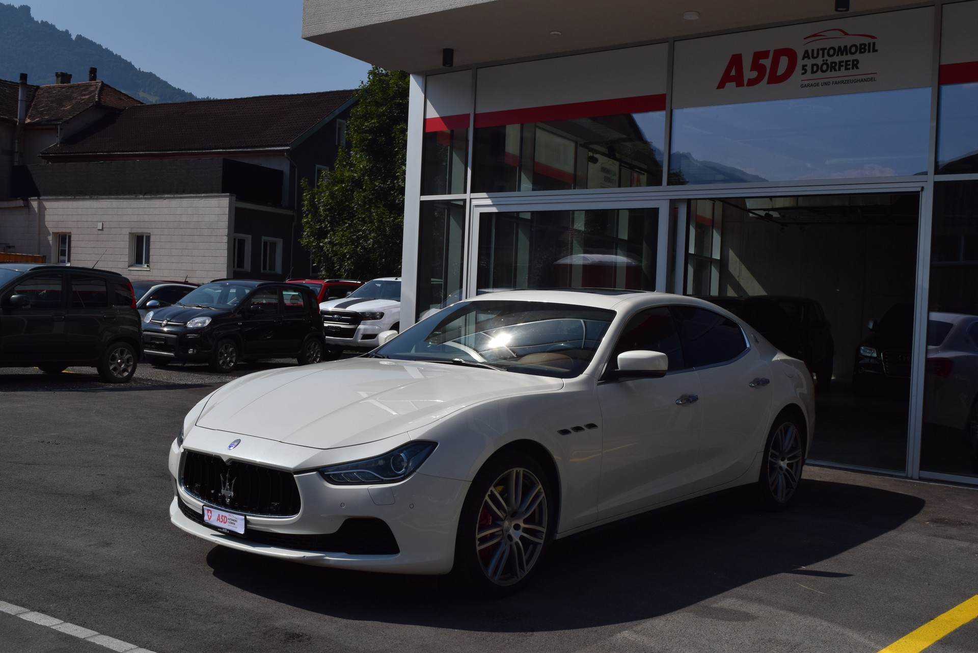 MASERATI Ghibli S Q4 3.0 V6 Automatica-showroom-element-1