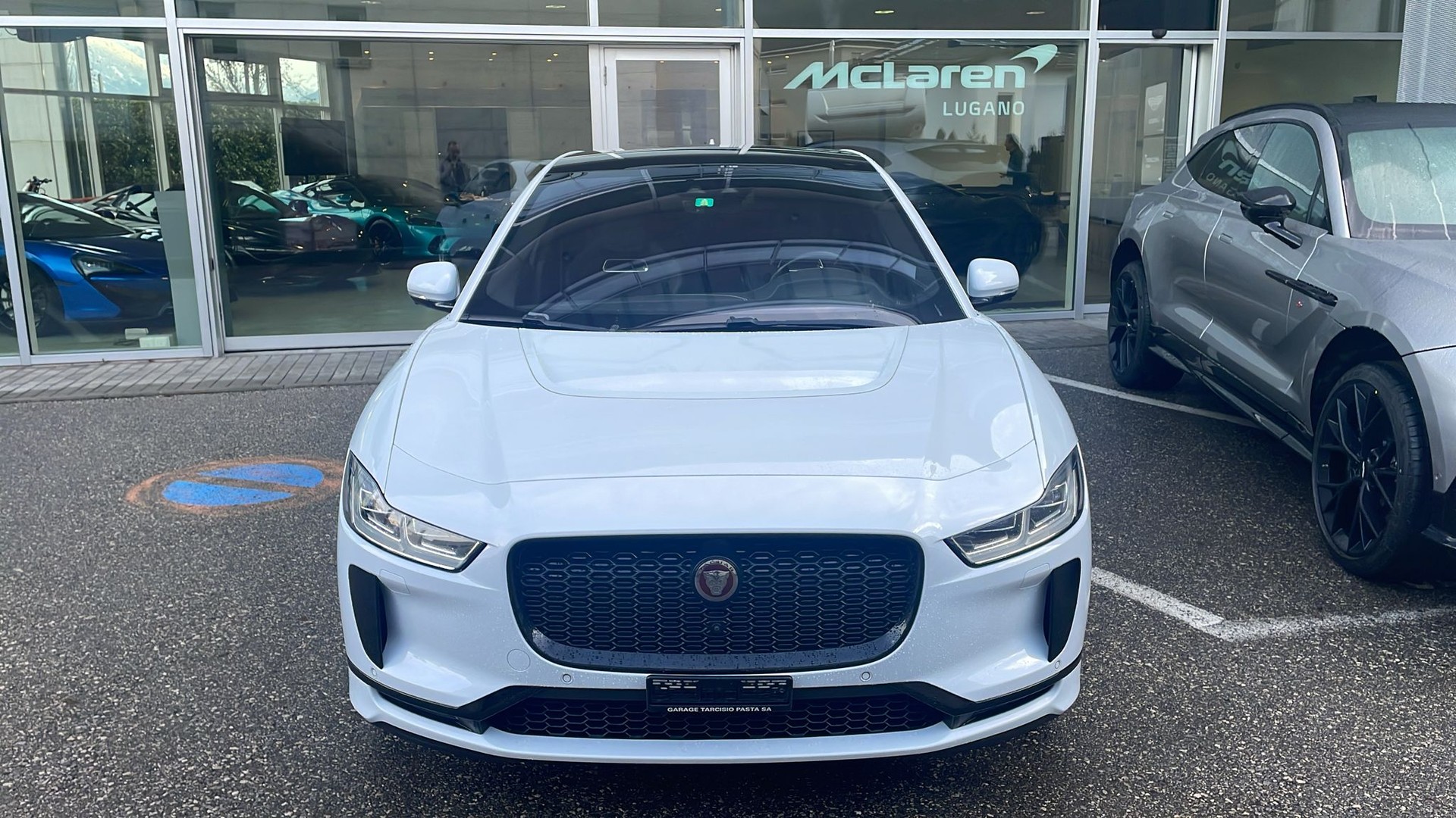 JAGUAR I-Pace EV400 First Edition AWD-image-1