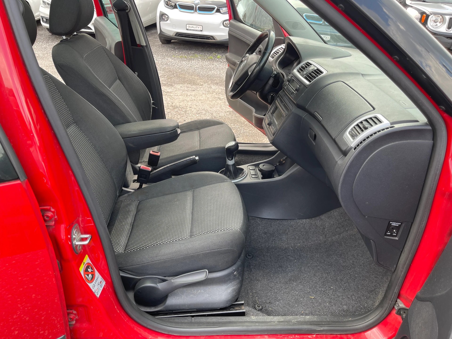 SKODA Roomster 1.6 Scout-image-5