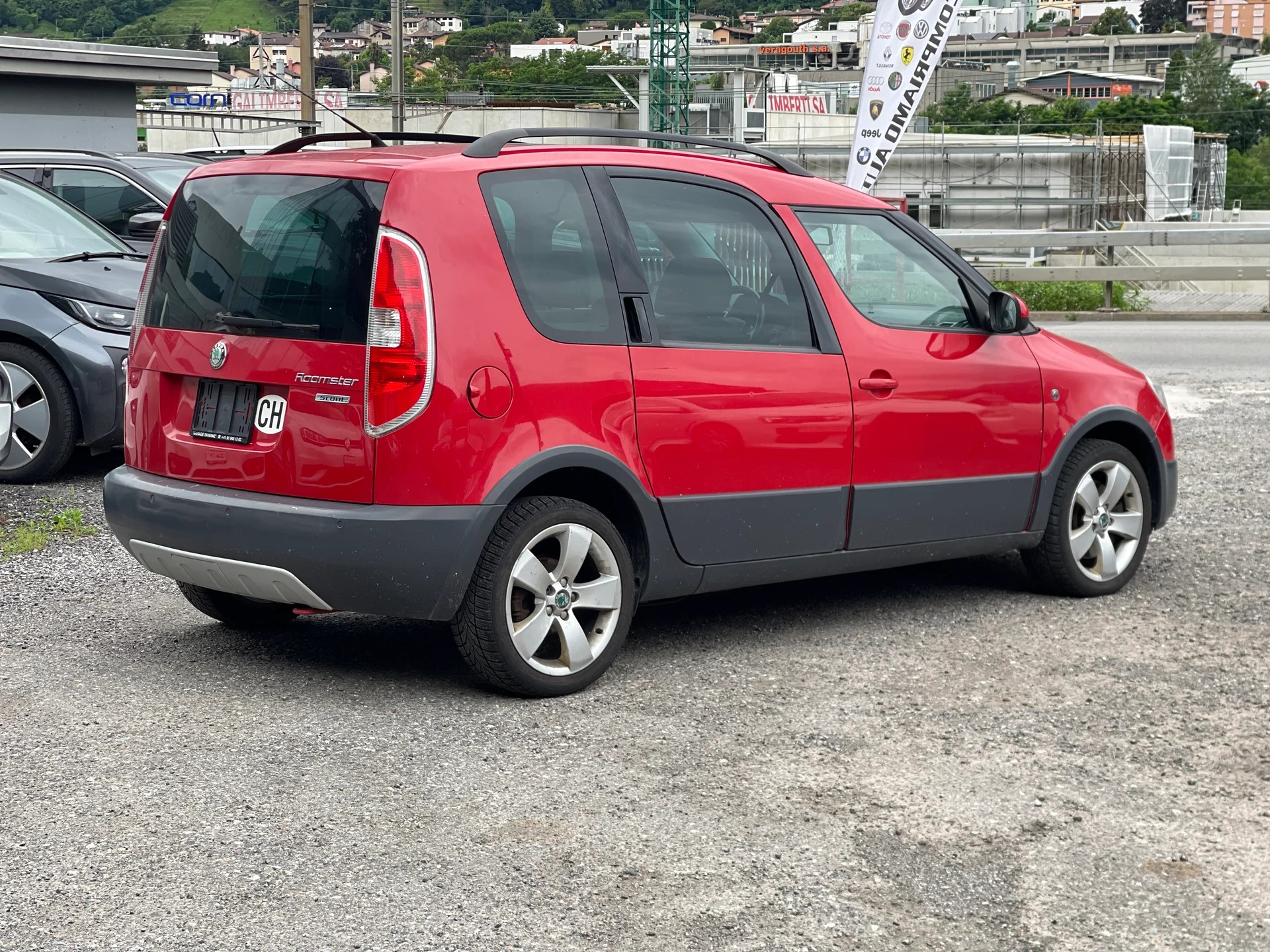 SKODA Roomster 1.6 Scout-image-2